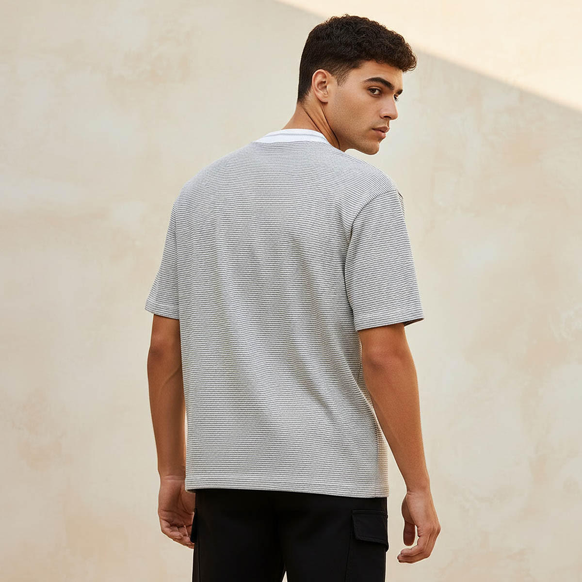 Men Regular Fit V-neck Short Sleeves Textured T-shirt-men-clothing-tshirtsandpolos-tshirts-image-4