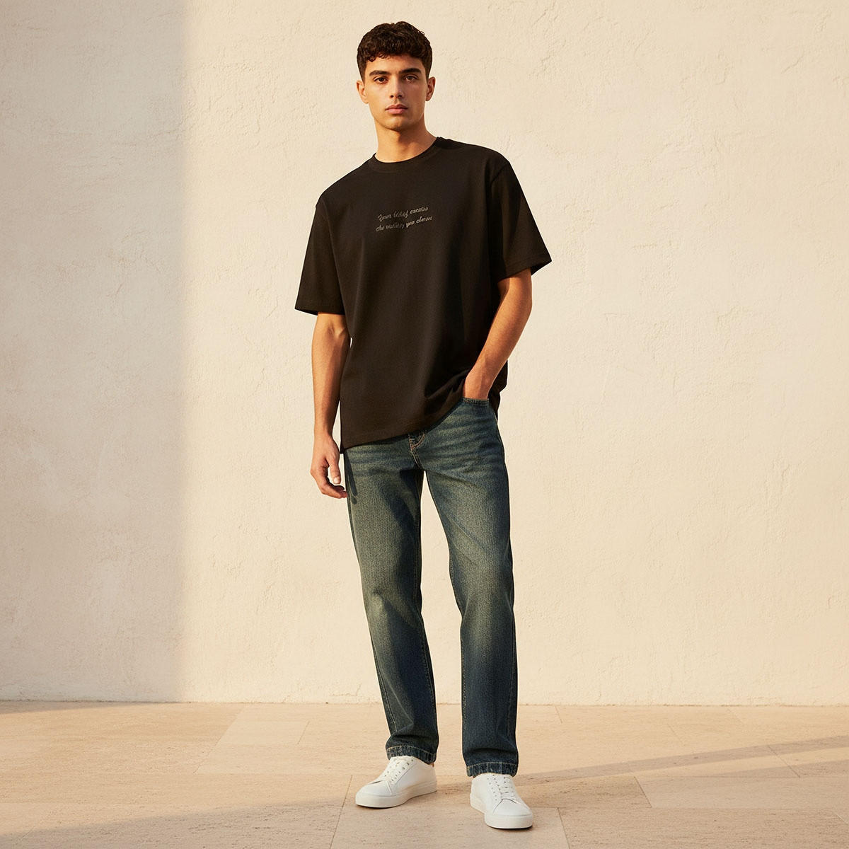 تيشيرت برقبة ضيقة وأكمام قصيرة وقصة عادية وطبعات شعار يوث من سبلاش-men-clothing-tshirtsandpolos-tshirts-image-3