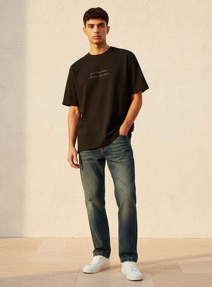 تيشيرت برقبة ضيقة وأكمام قصيرة وقصة عادية وطبعات شعار يوث من سبلاش-men-clothing-tshirtsandpolos-tshirts-image-3
