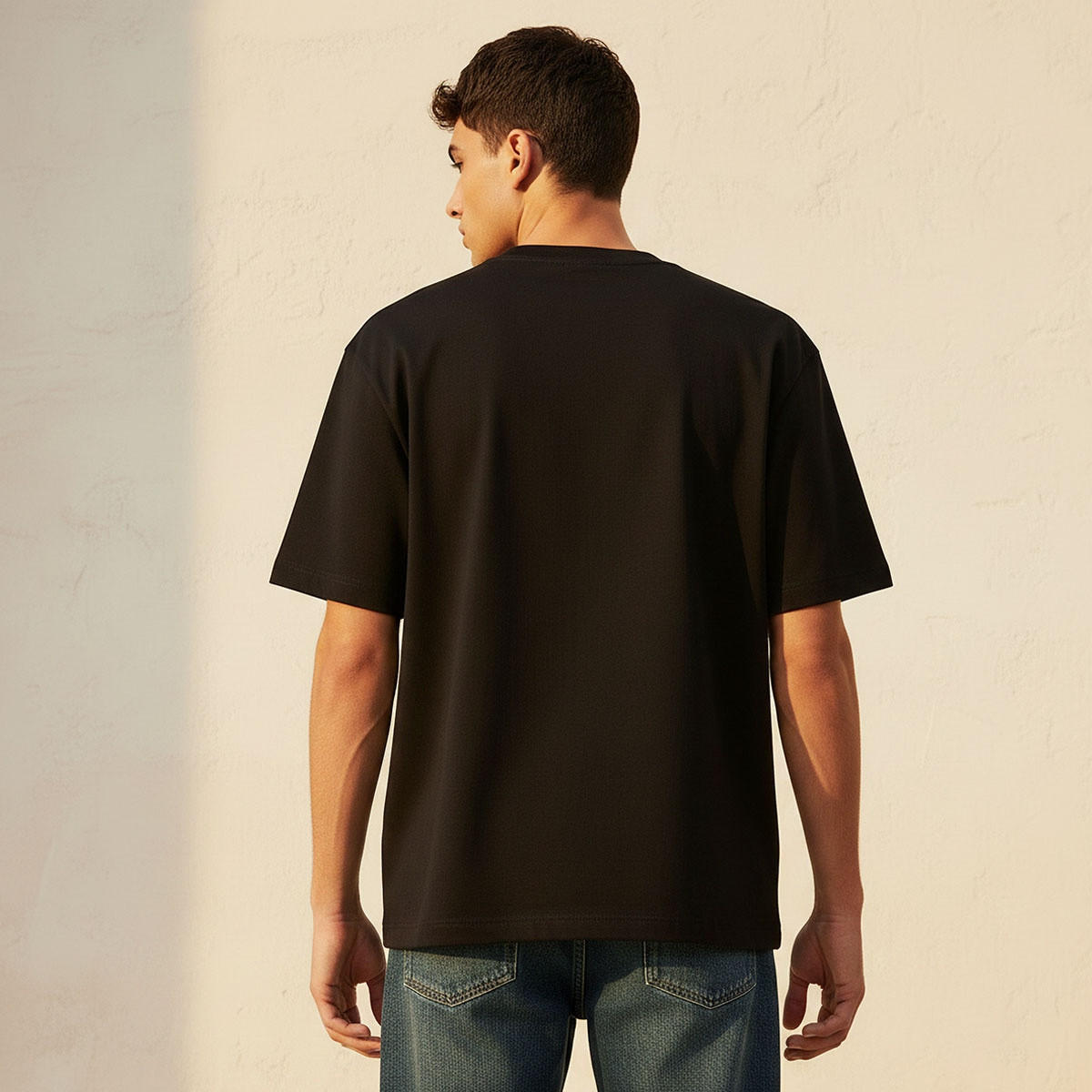 تيشيرت برقبة ضيقة وأكمام قصيرة وقصة عادية وطبعات شعار يوث من سبلاش-men-clothing-tshirtsandpolos-tshirts-image-4