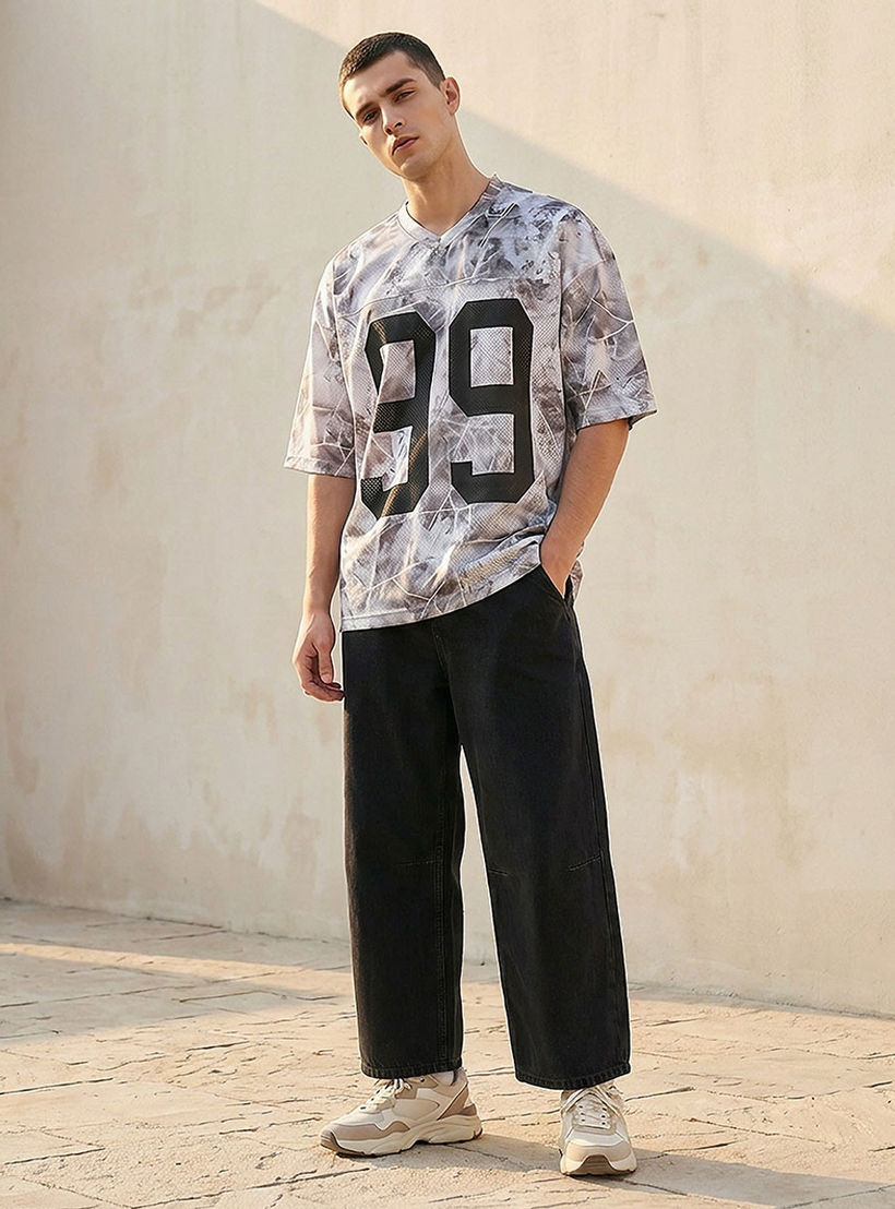 تيشيرت بقصة مريحة وياقة V وأكمام قصيرة وطبعات من سبلاش يوث-men-clothing-tshirtsandpolos-tshirts-image-3