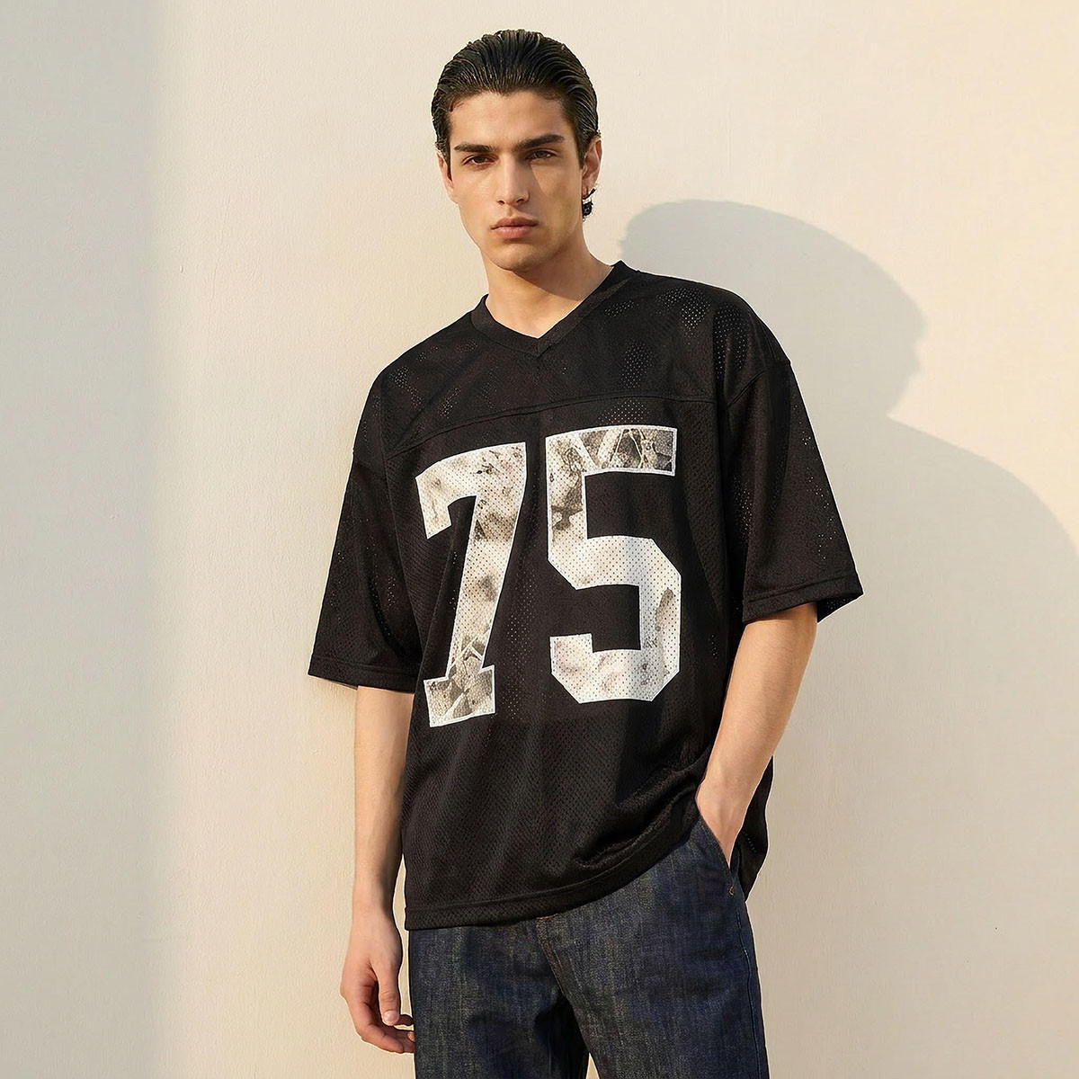 تيشيرت بياقة V وطبعات وأكمام قصيرة من سبلاش ييوث-men-clothing-tshirtsandpolos-tshirts-image-1