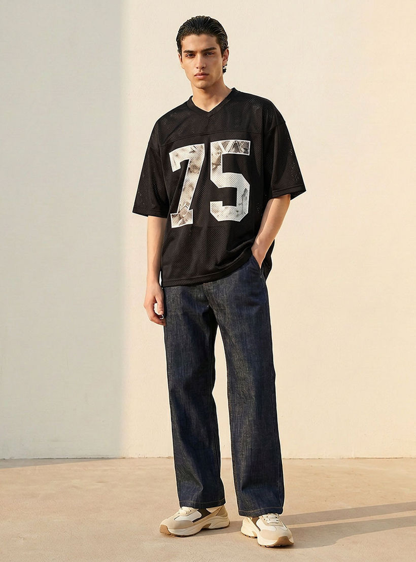 تيشيرت بياقة V وطبعات وأكمام قصيرة من سبلاش ييوث-men-clothing-tshirtsandpolos-tshirts-image-3