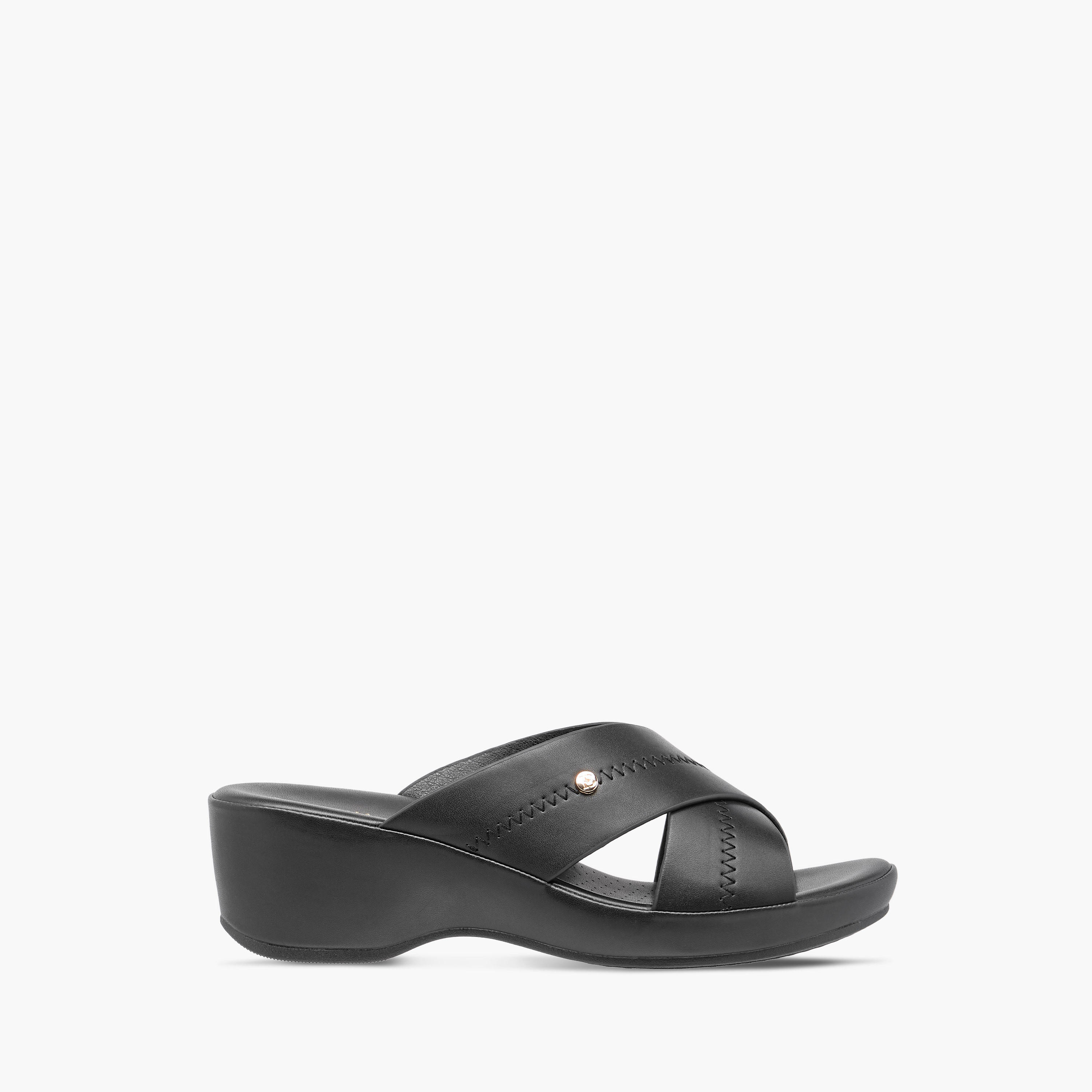 صندل سادة سهل الارتداء بحزام متقاطع وكعب سميك من فلورا بيلا-women-shoes-sandals-heeled-image-3
