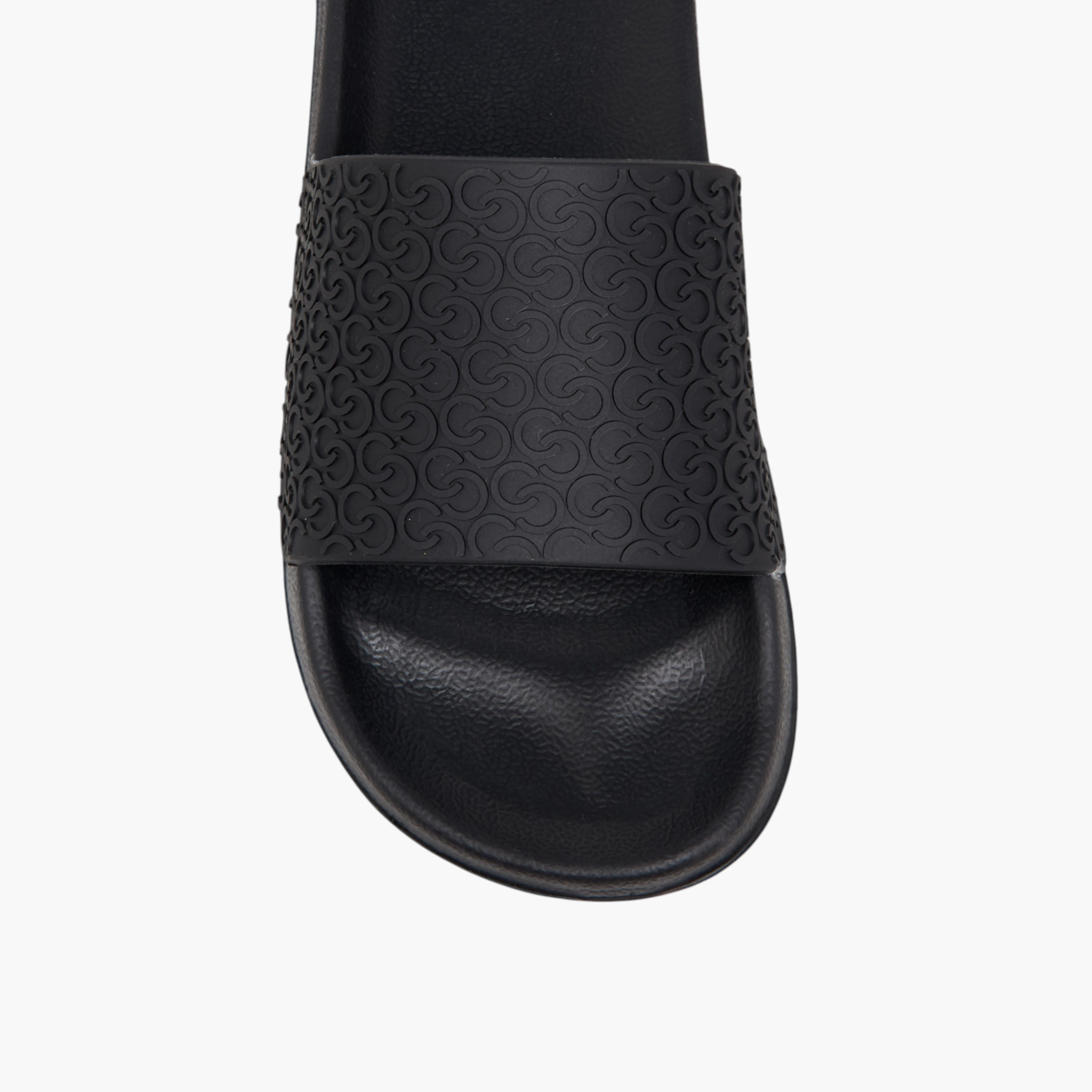 شبشب سلايد بنقوش مونوجرام للنساء من سيليست-women-shoes-flipflopsandslides-image-2