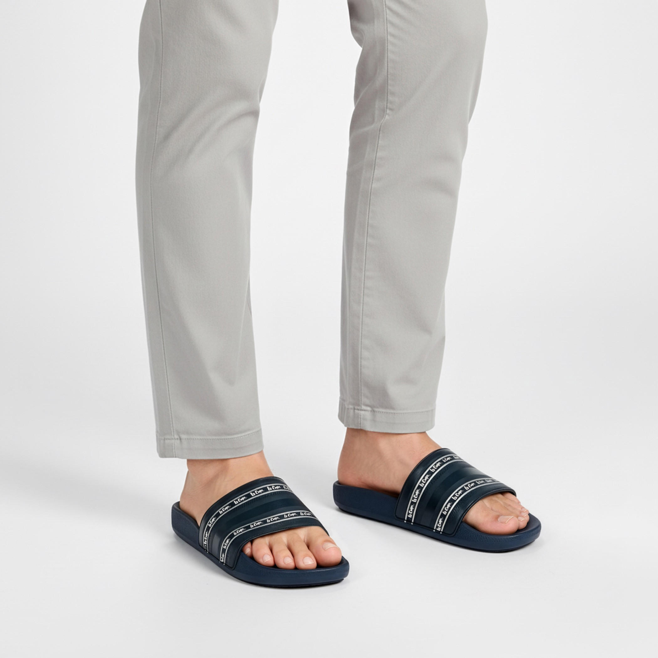 Lee Cooper Men Logo Print Slides-men-shoes-flipflopsandslides-image-2
