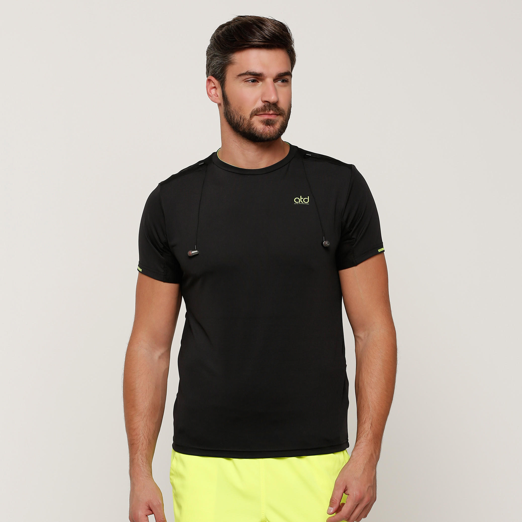 تيشيرت بياقة مستديرة وأكمام قصيرة-men-clothing-sportswearandactivewear-tshirtsandpolos-image-1