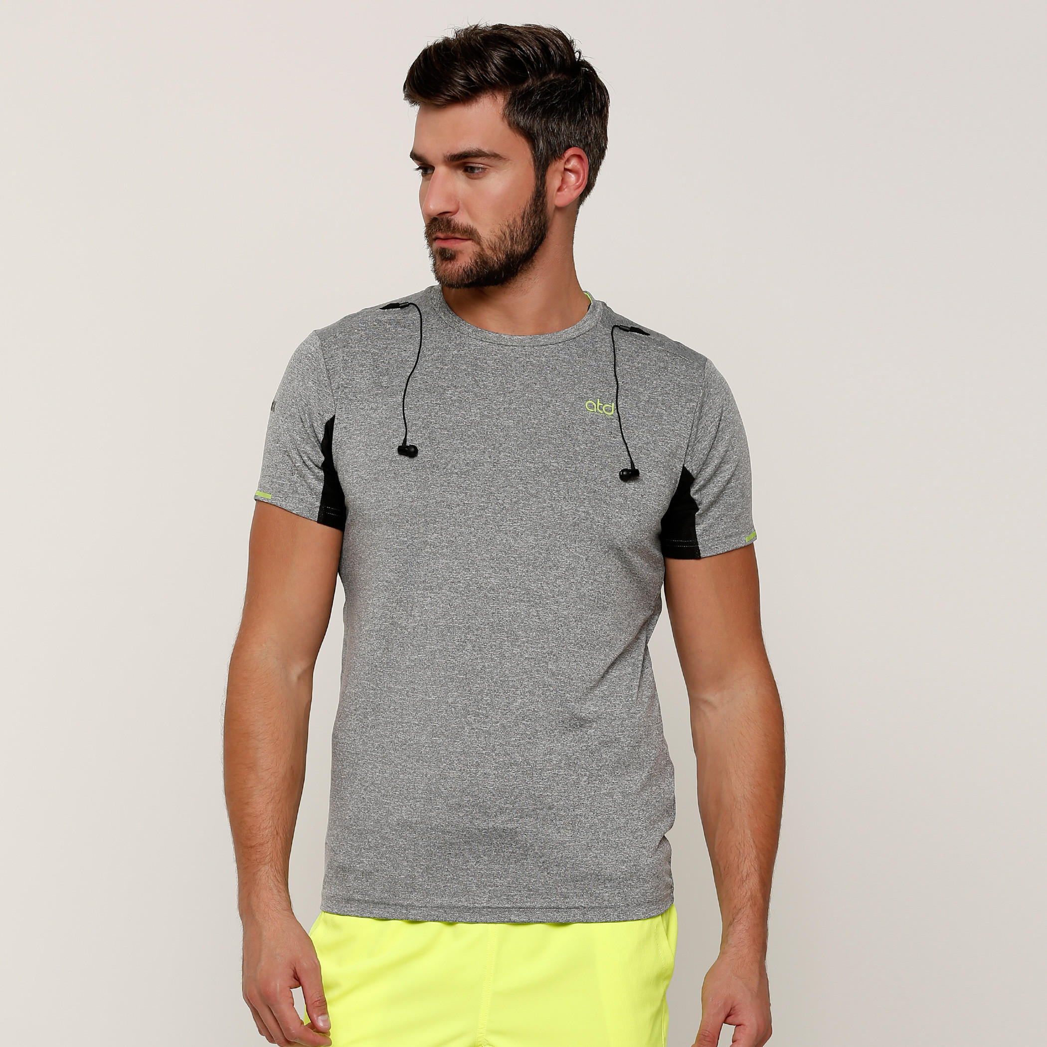 تيشيرت بياقة مستديرة وأكمام قصيرة-men-clothing-sportswearandactivewear-tshirtsandpolos-image-6
