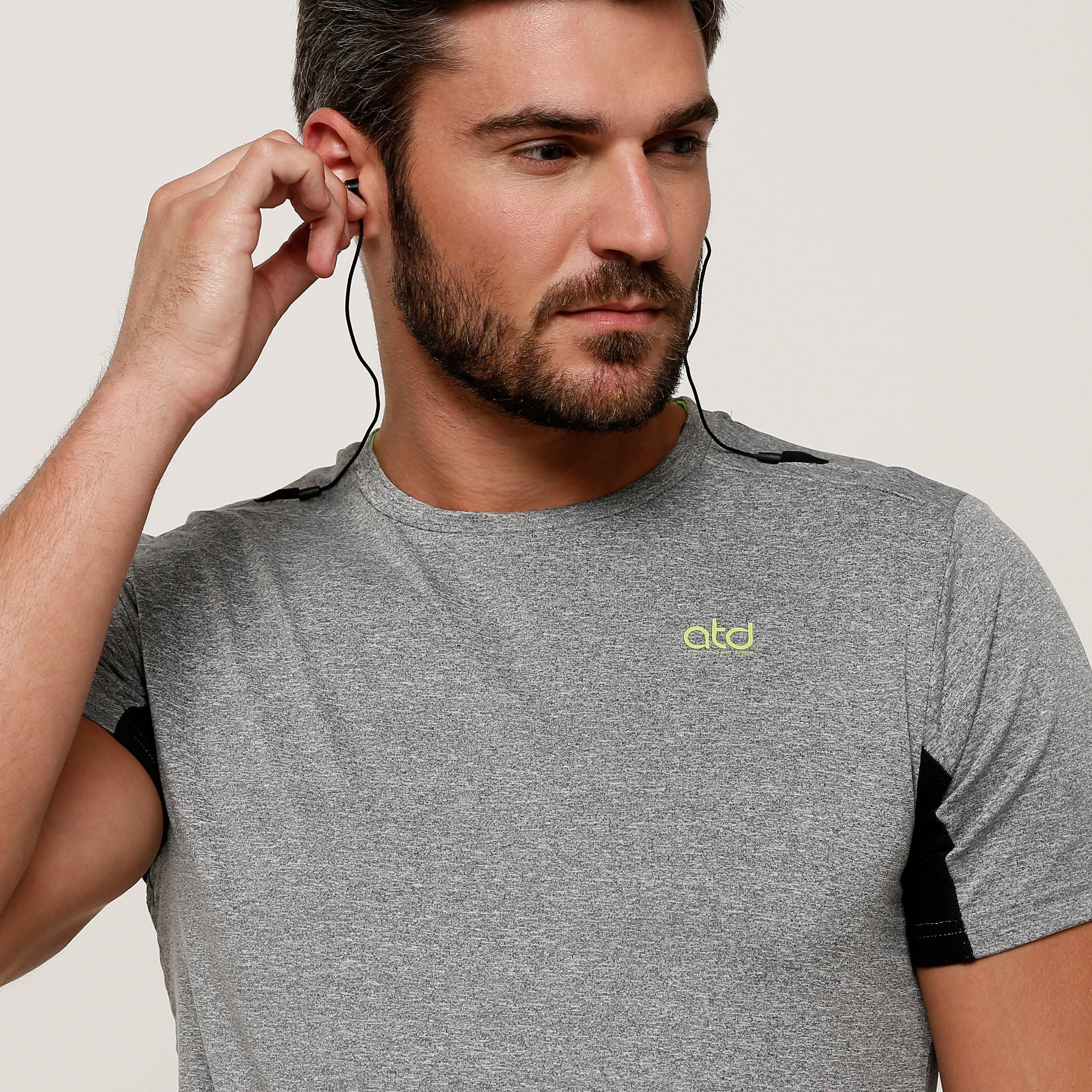 تيشيرت بياقة مستديرة وأكمام قصيرة-men-clothing-sportswearandactivewear-tshirtsandpolos-image-9