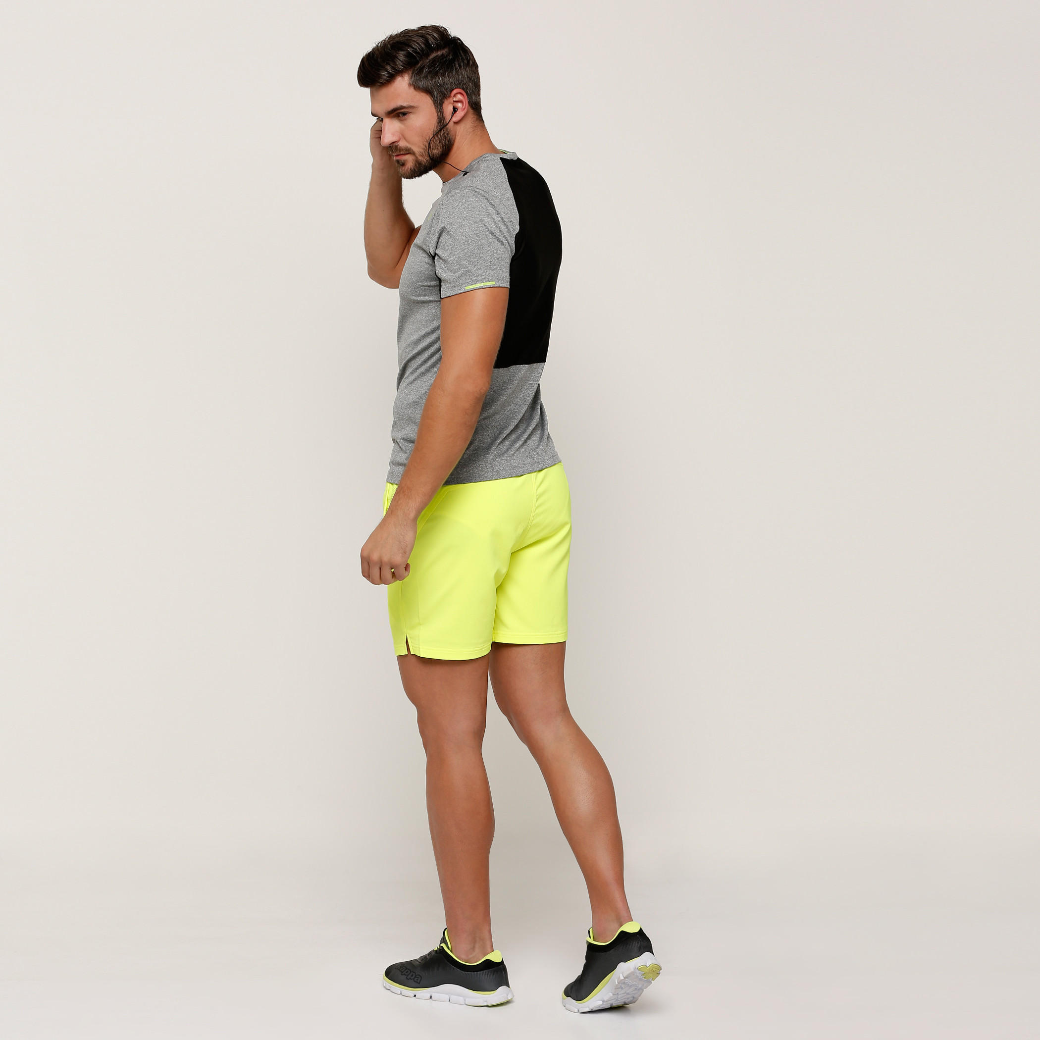 تيشيرت بياقة مستديرة وأكمام قصيرة-men-clothing-sportswearandactivewear-tshirtsandpolos-image-10