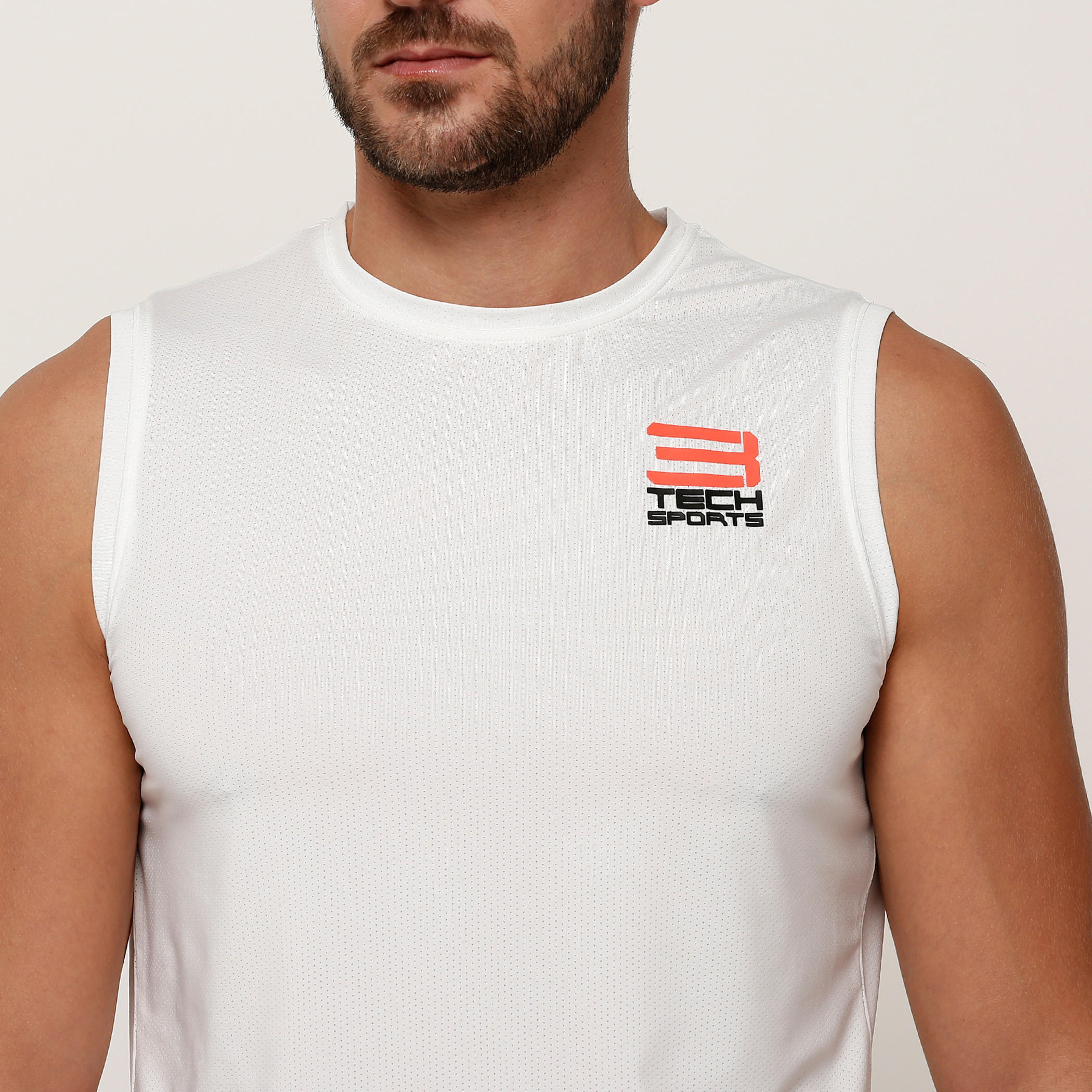 تيشيرت دون أكمام بتفاصيل شبكية وطبعات-men-clothing-sportswearandactivewear-tshirtsandpolos-image-4