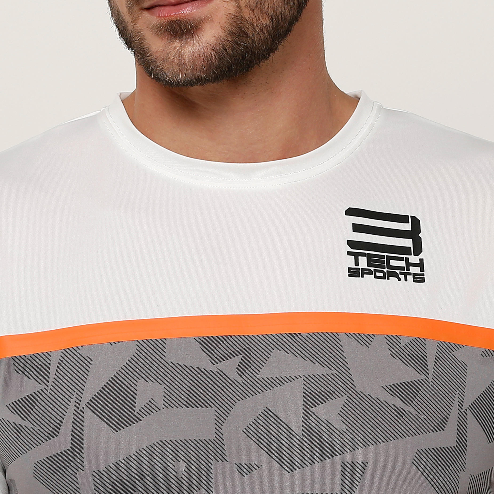 تيشيرت بياقة مستديرة وأكمام قصيرة مع طبعات-men-clothing-sportswearandactivewear-tshirtsandpolos-image-4