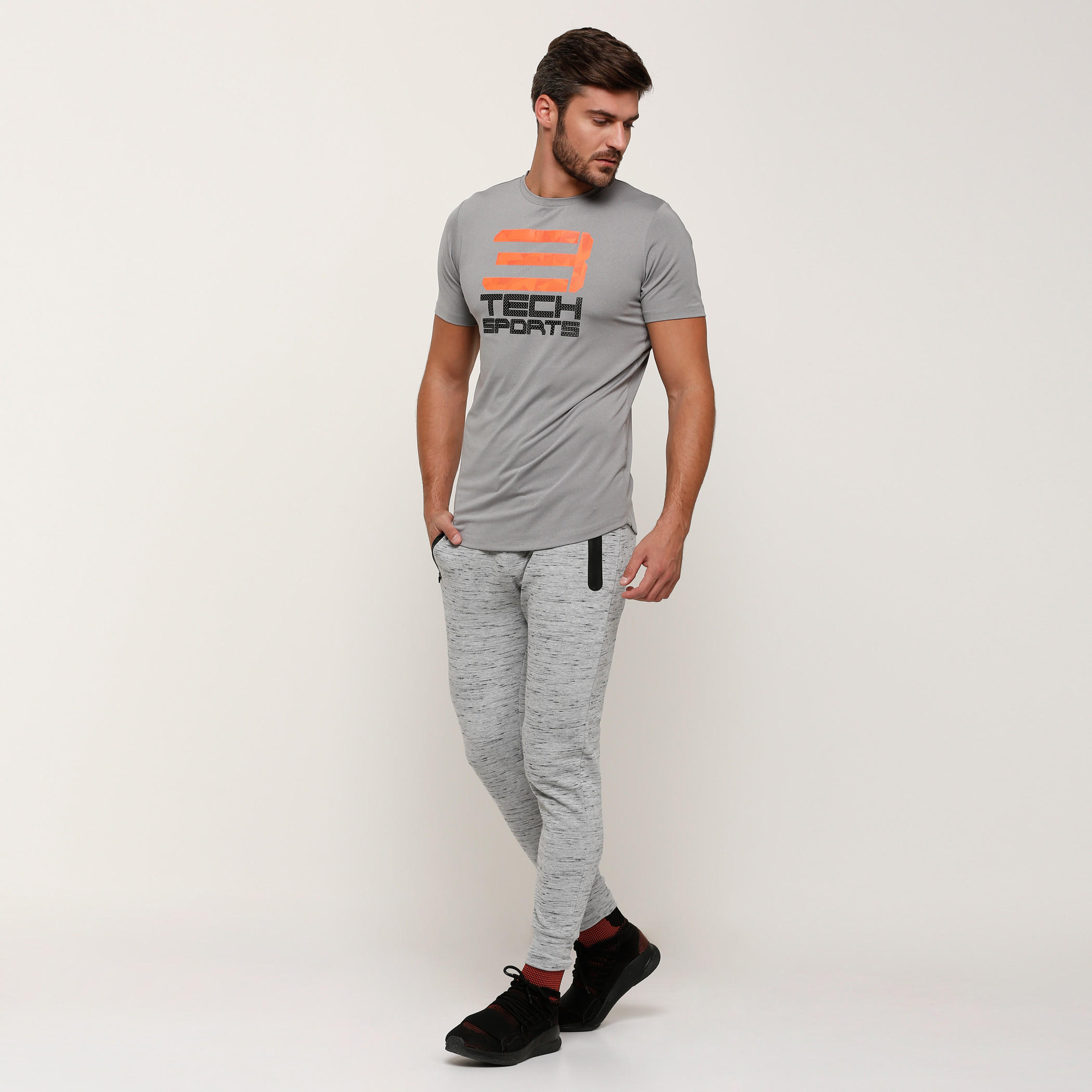 تيشيرت بياقة مستديرة وأكمام قصيرة وطبعات-men-clothing-sportswearandactivewear-tshirtsandpolos-image-5