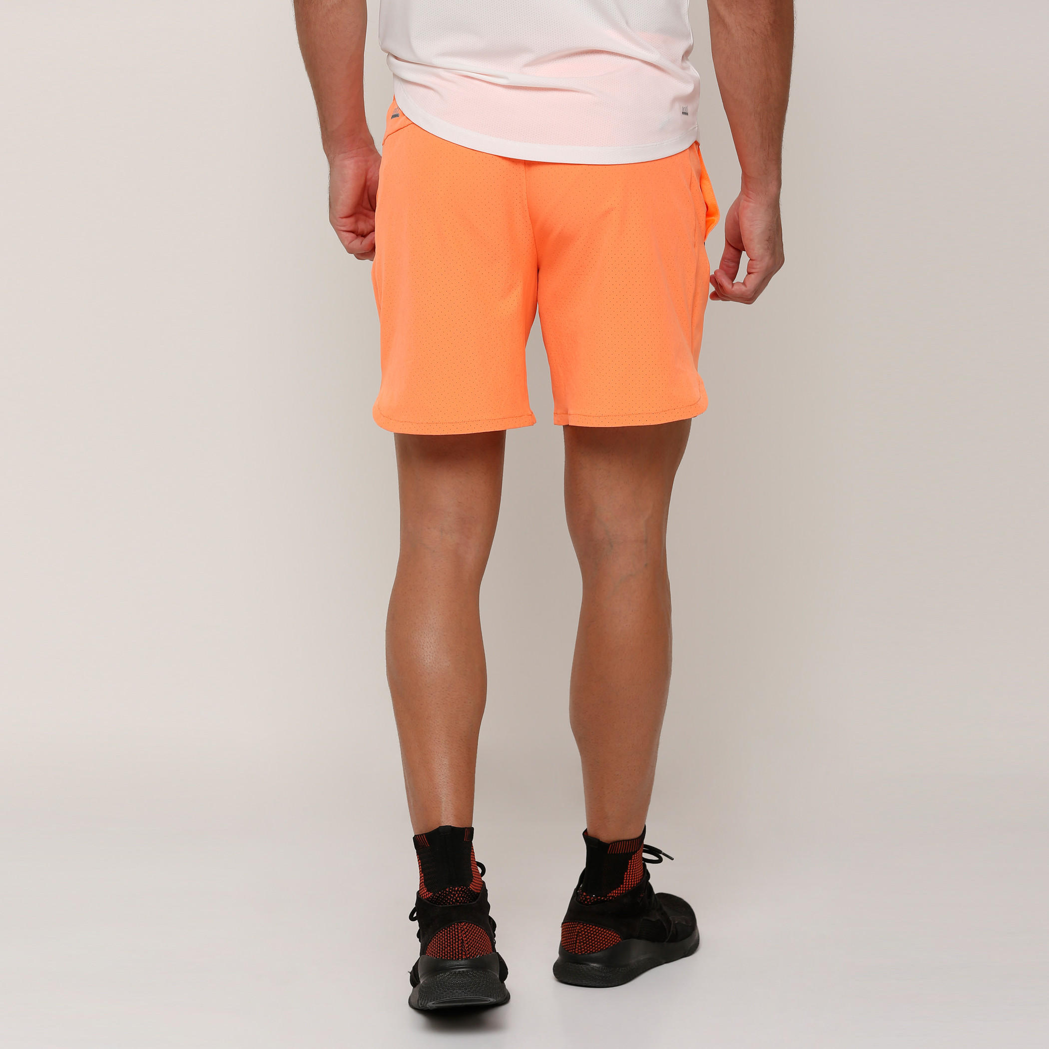 شورت بخصر مطّاطي وجيوب-men-clothing-sportswearandactivewear-bottoms-image-2