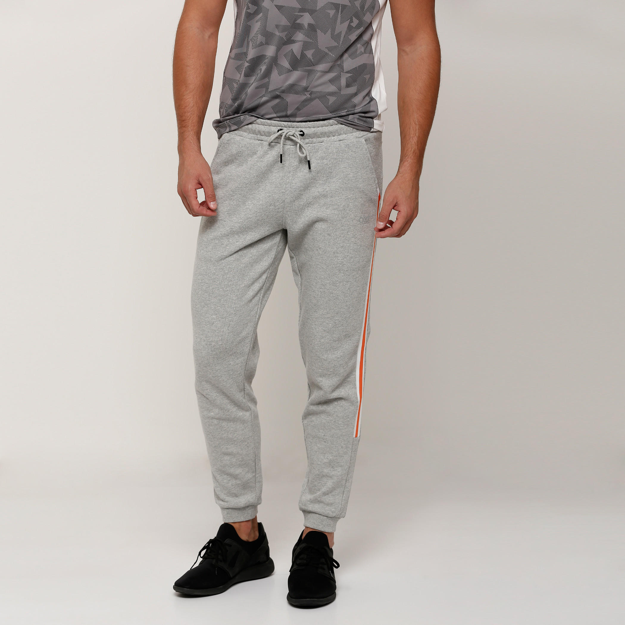 بنطال رياضي طويل بخصر مطّاطي وشريطة جانبية-men-clothing-sportswearandactivewear-bottoms-image-1