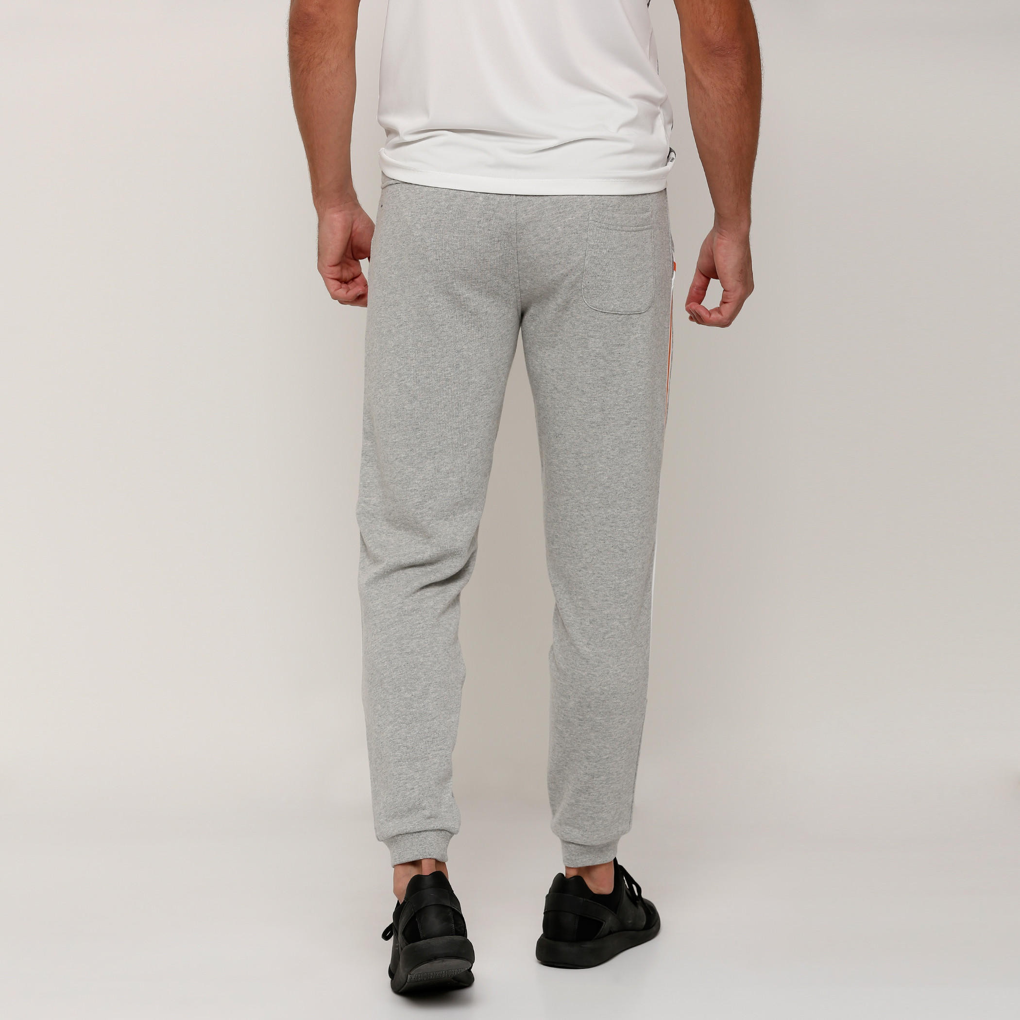 بنطال رياضي طويل بخصر مطّاطي وشريطة جانبية-men-clothing-sportswearandactivewear-bottoms-image-2