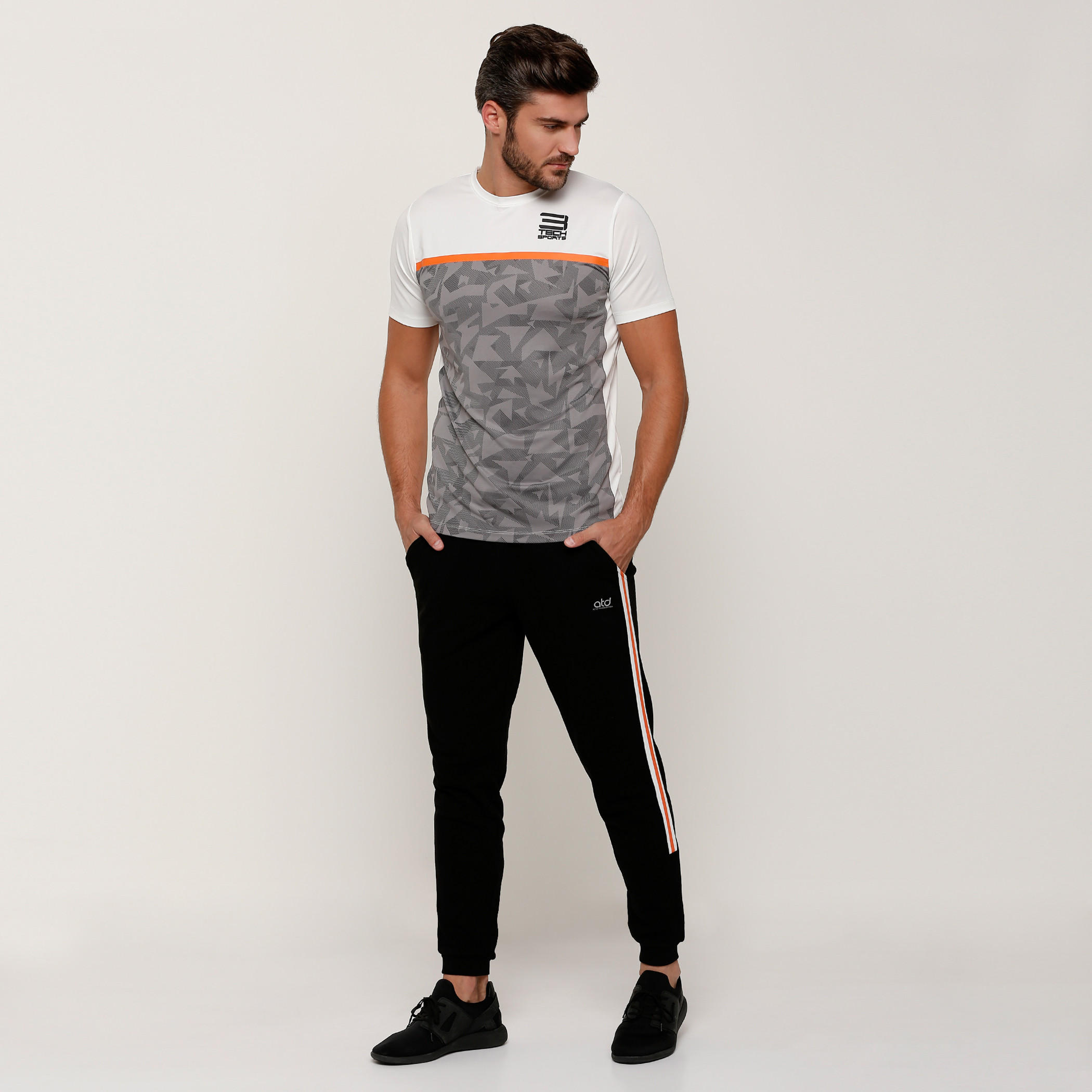 بنطال رياضي طويل بخصر مطّاطي وشريطة جانبية-men-clothing-sportswearandactivewear-bottoms-image-5