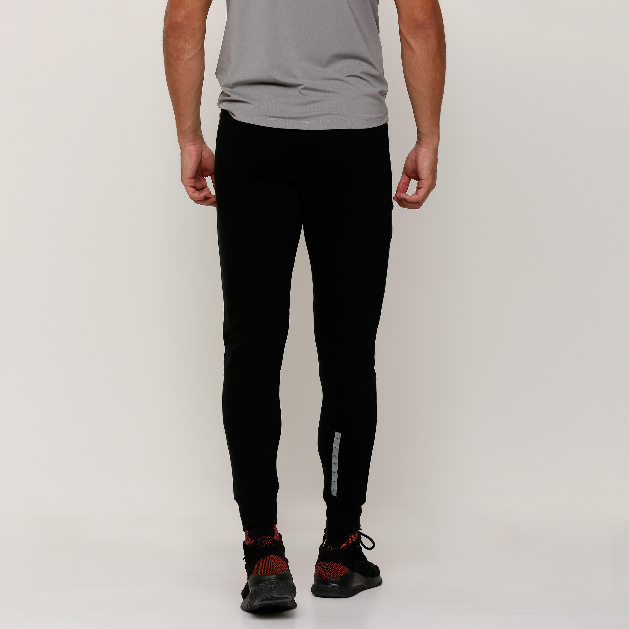 بنطال رياضي طويل بخصر مطاطي وجيوب-men-clothing-sportswearandactivewear-bottoms-image-2