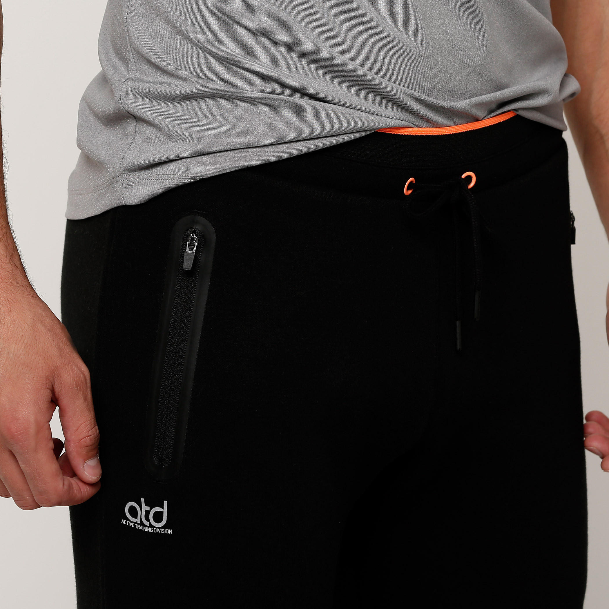 بنطال رياضي طويل بخصر مطاطي وجيوب-men-clothing-sportswearandactivewear-bottoms-image-4