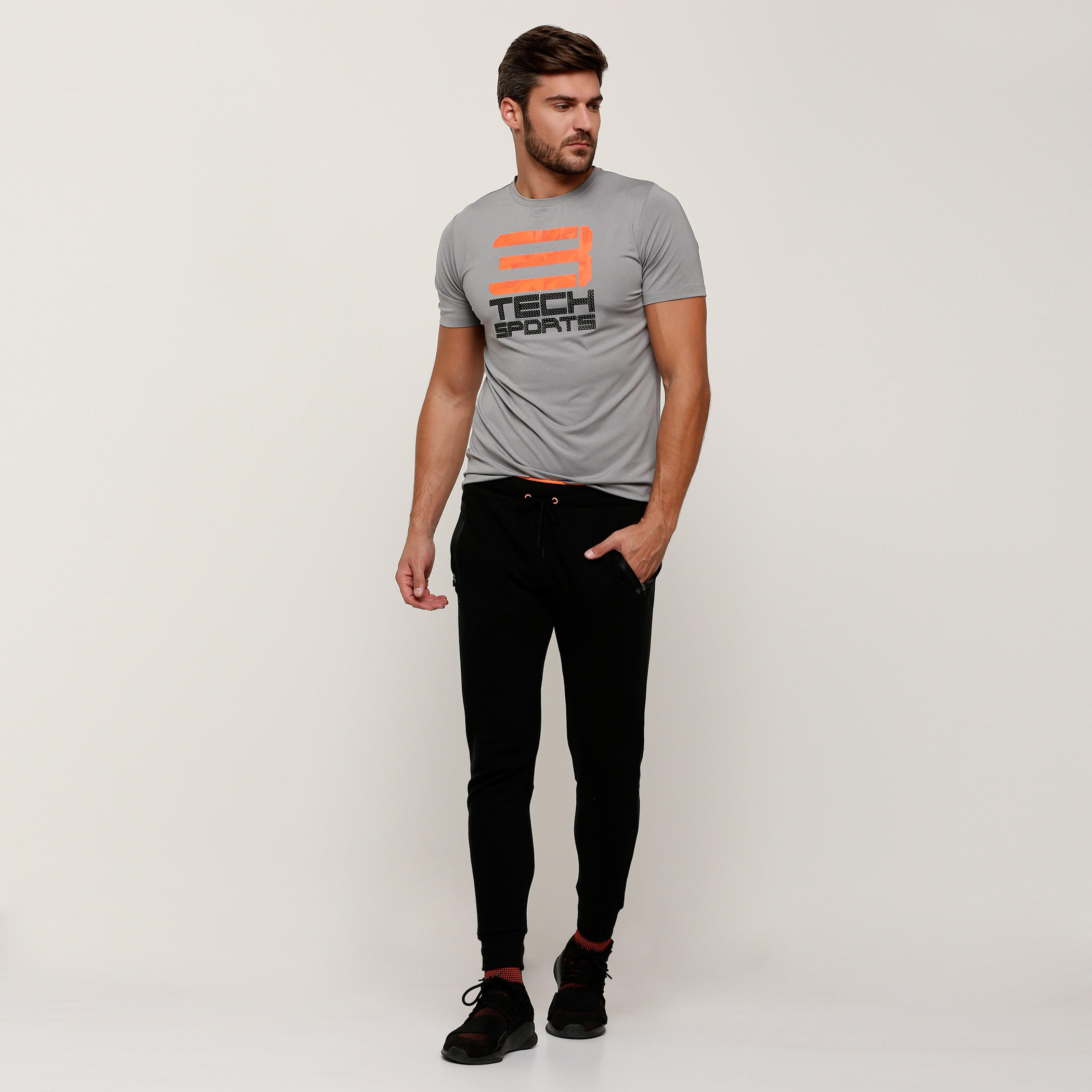 بنطال رياضي طويل بخصر مطاطي وجيوب-men-clothing-sportswearandactivewear-bottoms-image-5