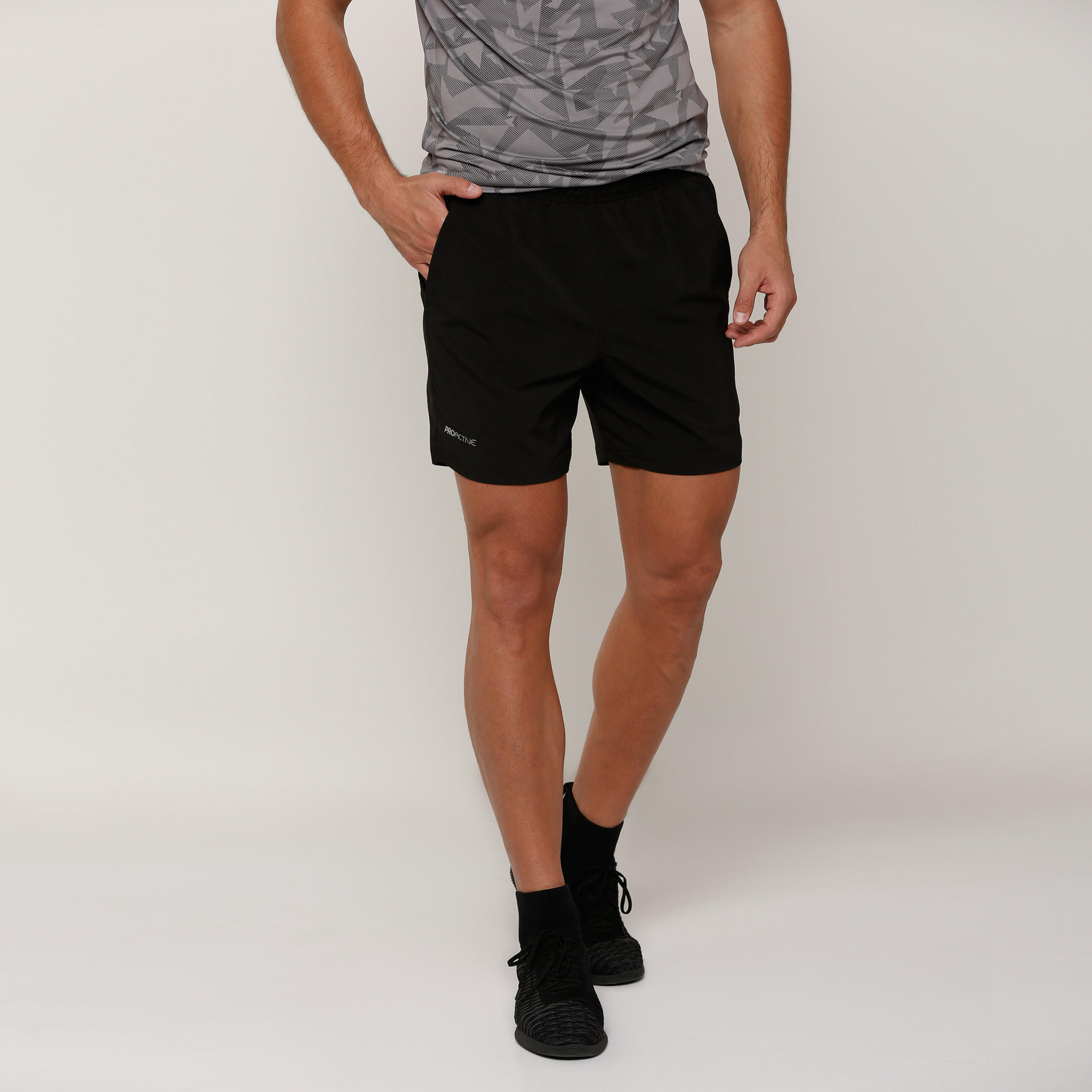 شورت بجيوب-men-clothing-sportswearandactivewear-bottoms-image-1
