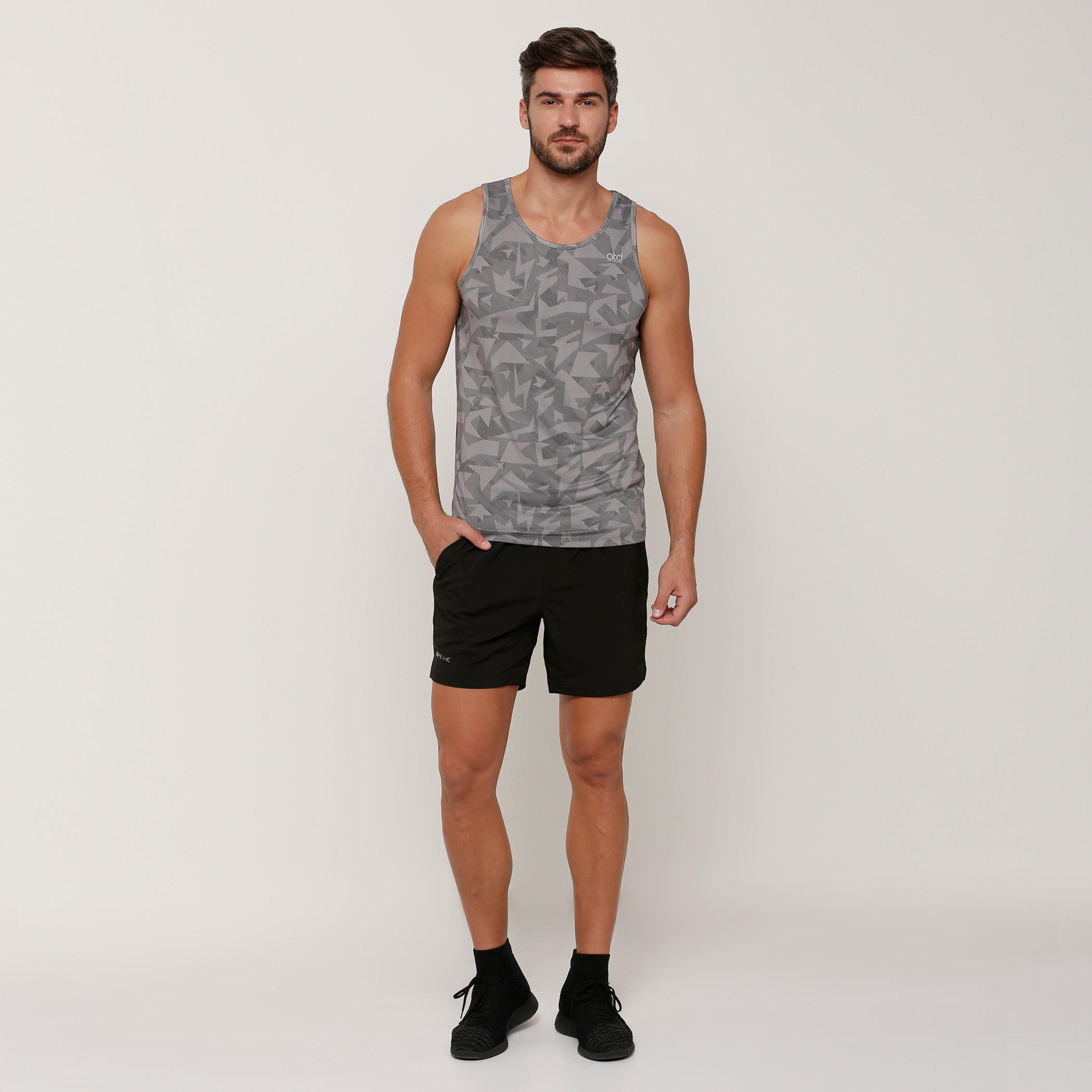 شورت بجيوب-men-clothing-sportswearandactivewear-bottoms-image-5