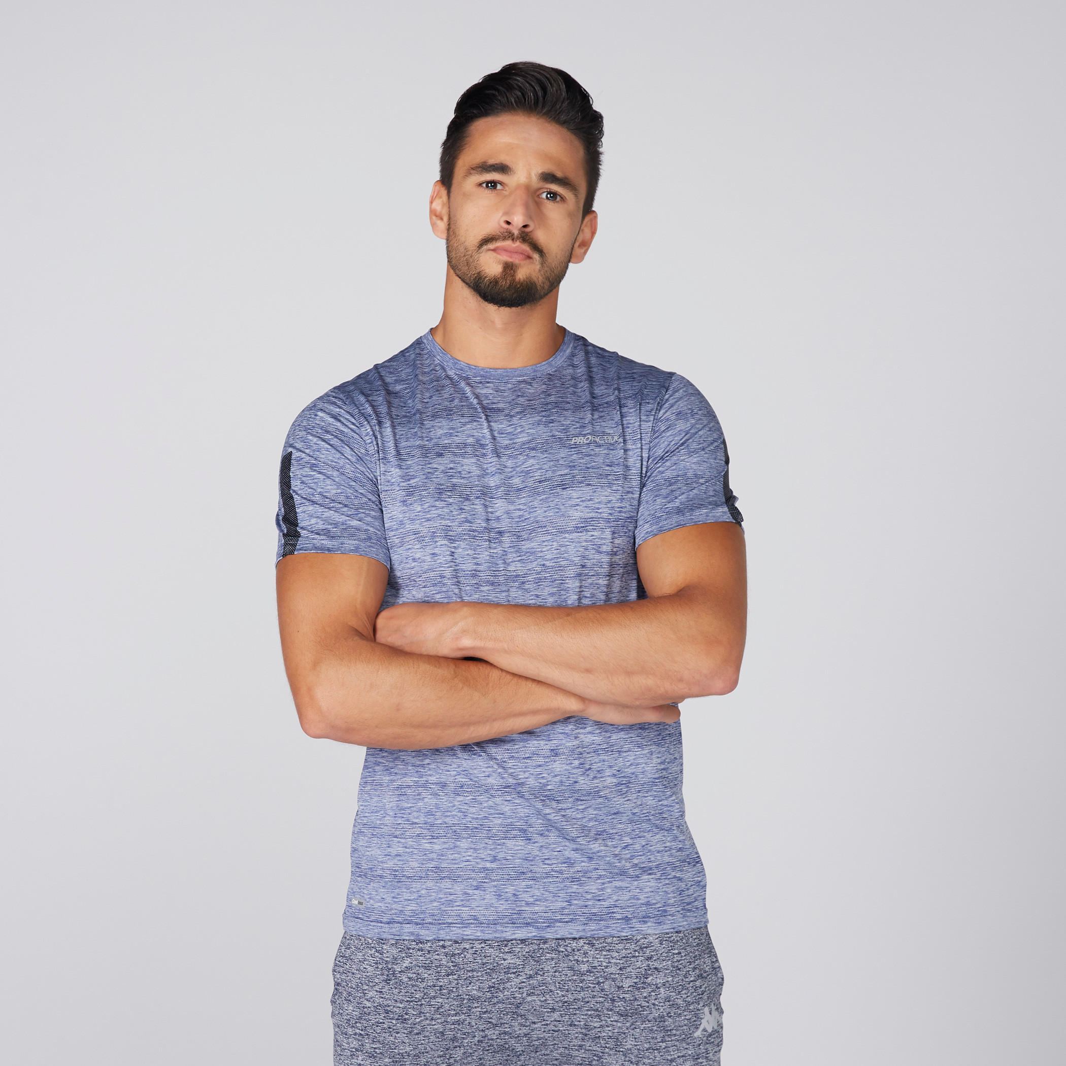 تيشيرت بياقة مستديرة وأكمام قصيرة-men-clothing-sportswearandactivewear-tshirtsandpolos-image-2
