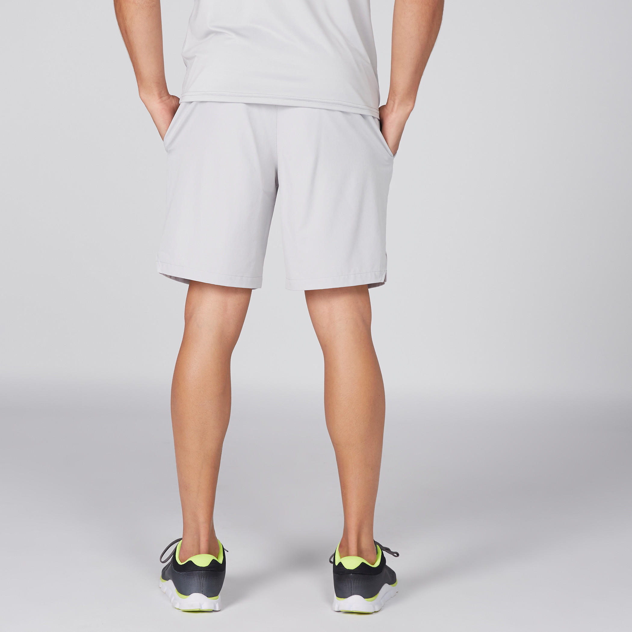 شورت بخصر مطّاطي مثقّب وجيوب-men-clothing-sportswearandactivewear-bottoms-image-5