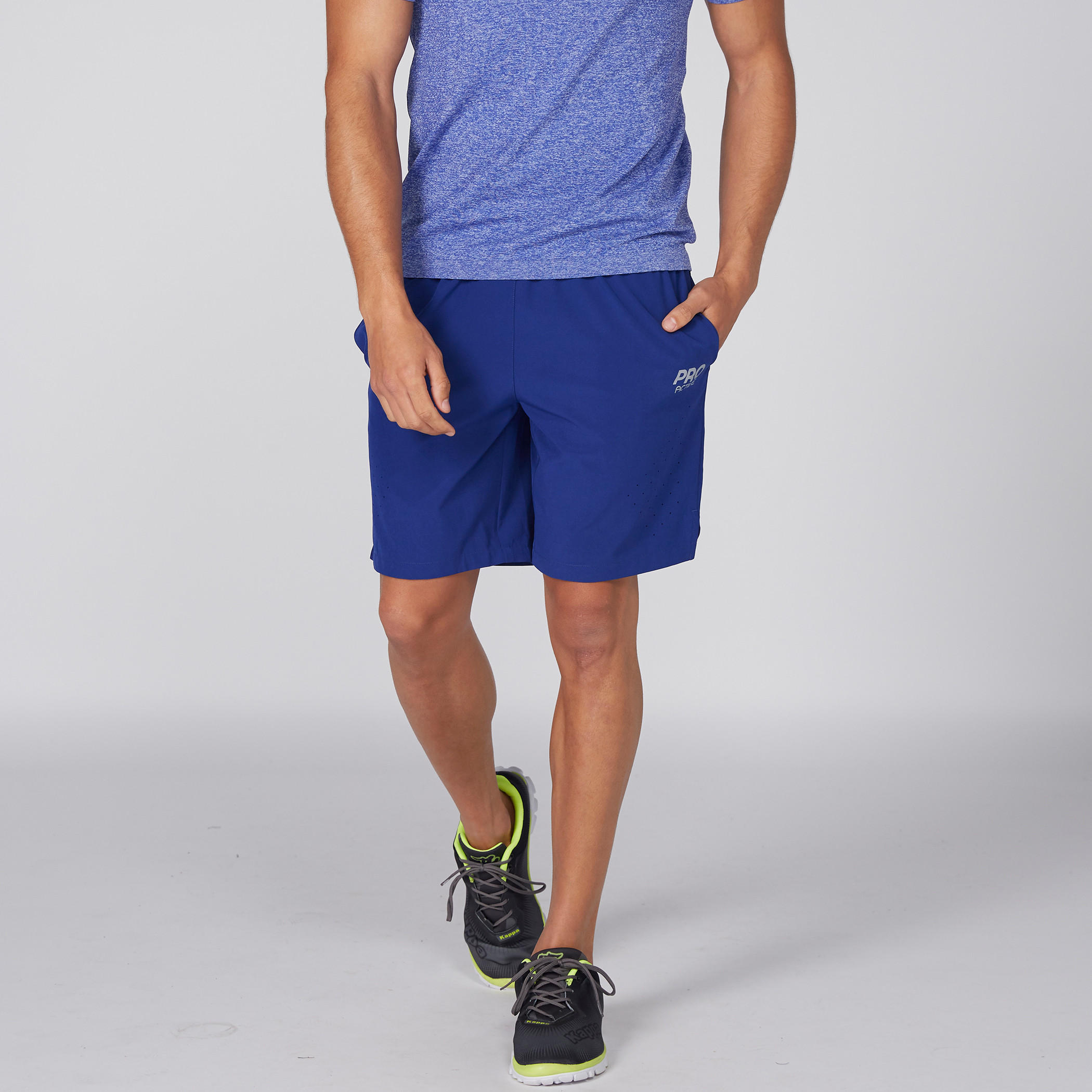 شورت بخصر مطّاطي مثقّب وجيوب-men-clothing-sportswearandactivewear-bottoms-image-2