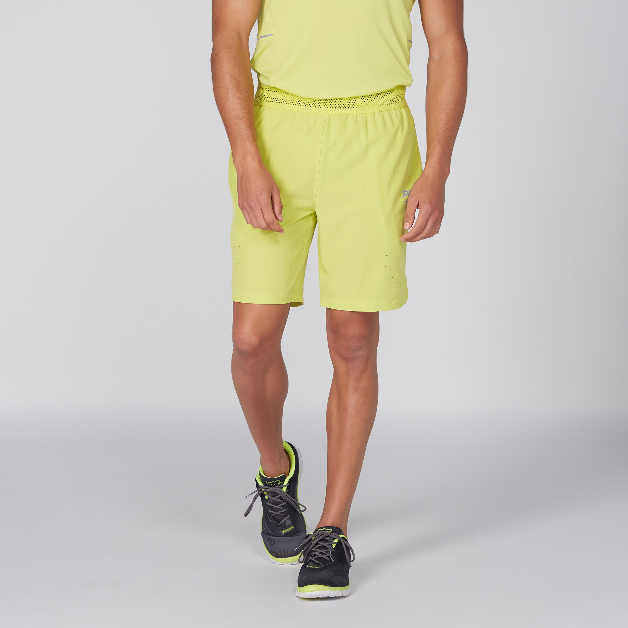 شورت بخصر مطّاطي مثقّب وجيوب-men-clothing-sportswearandactivewear-bottoms-image-1
