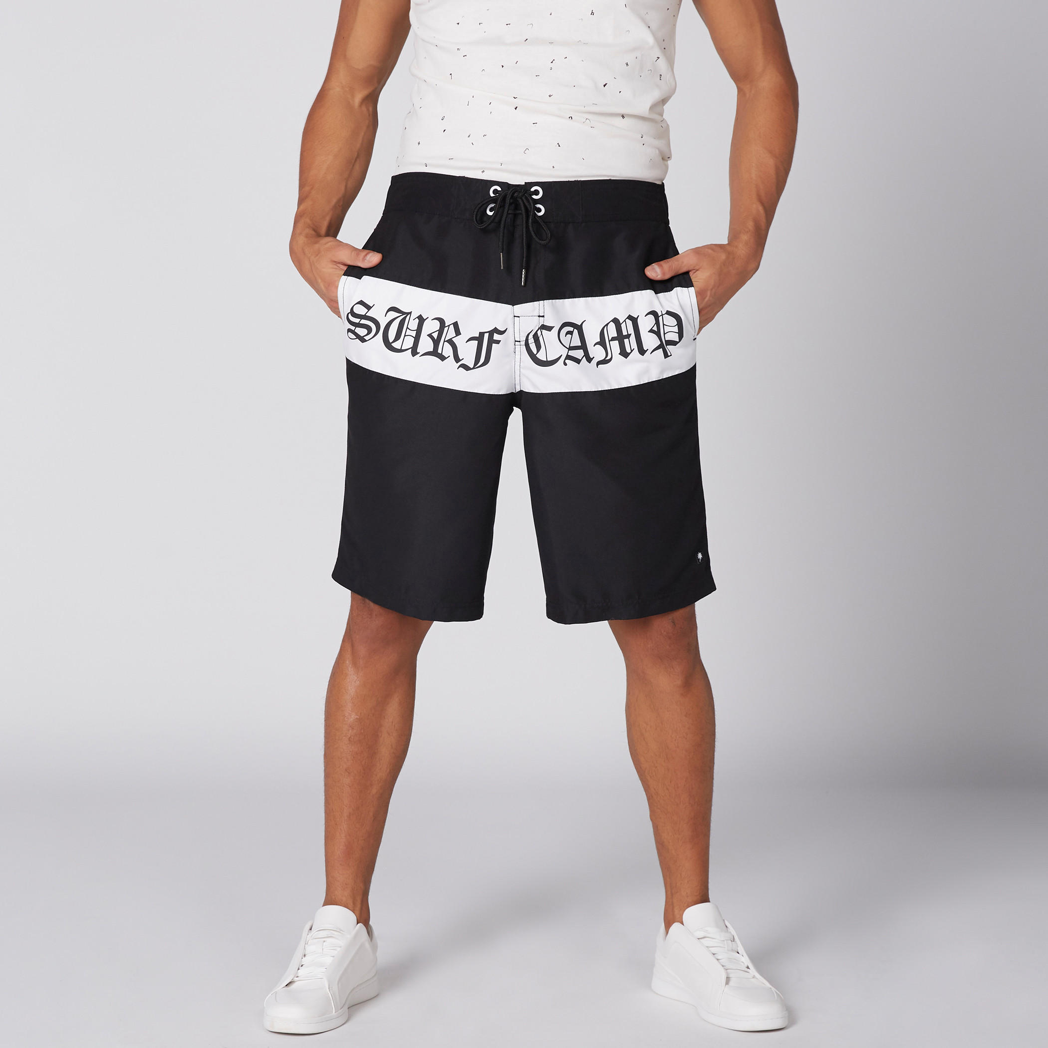 شورت بخصر مطّاطي وجيوب ورباط وطبعات-men-clothing-bottoms-shorts-image-2