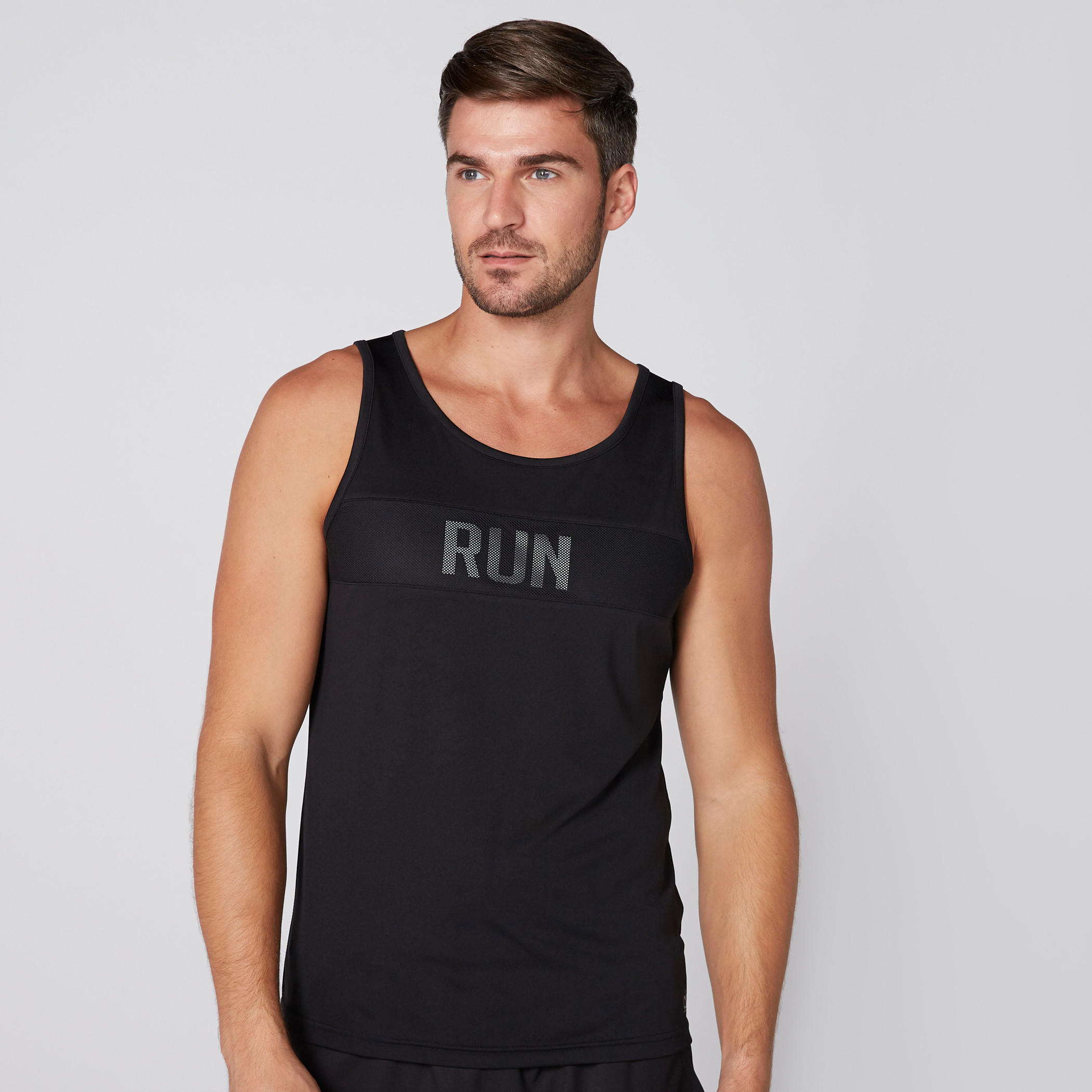 فيست بياقة عميقة وطبعات-men-clothing-sportswearandactivewear-tshirtsandpolos-image-1