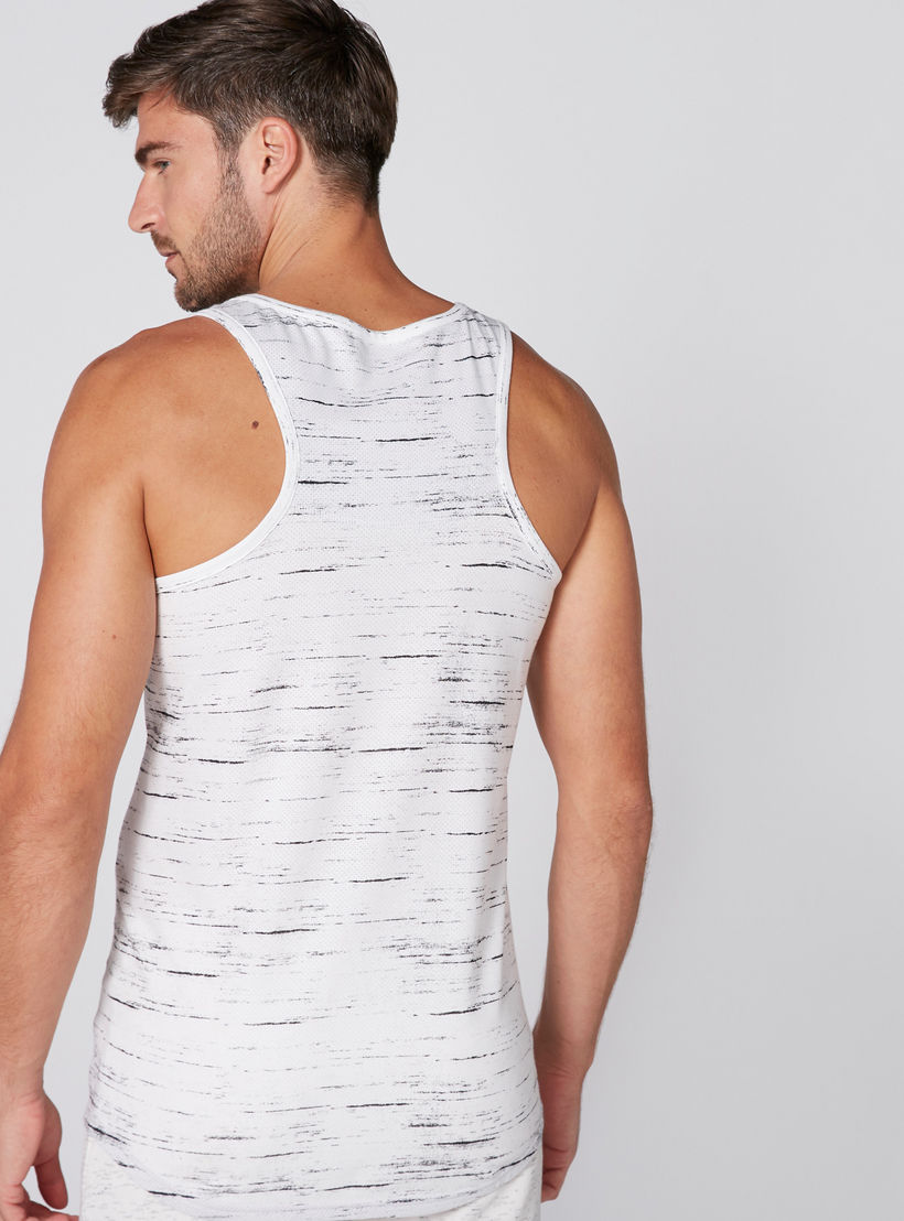 سترة فيست بياقة عميقة وظهر ريسر وطبعات-men-clothing-sportswearandactivewear-tshirtsandpolos-image-2