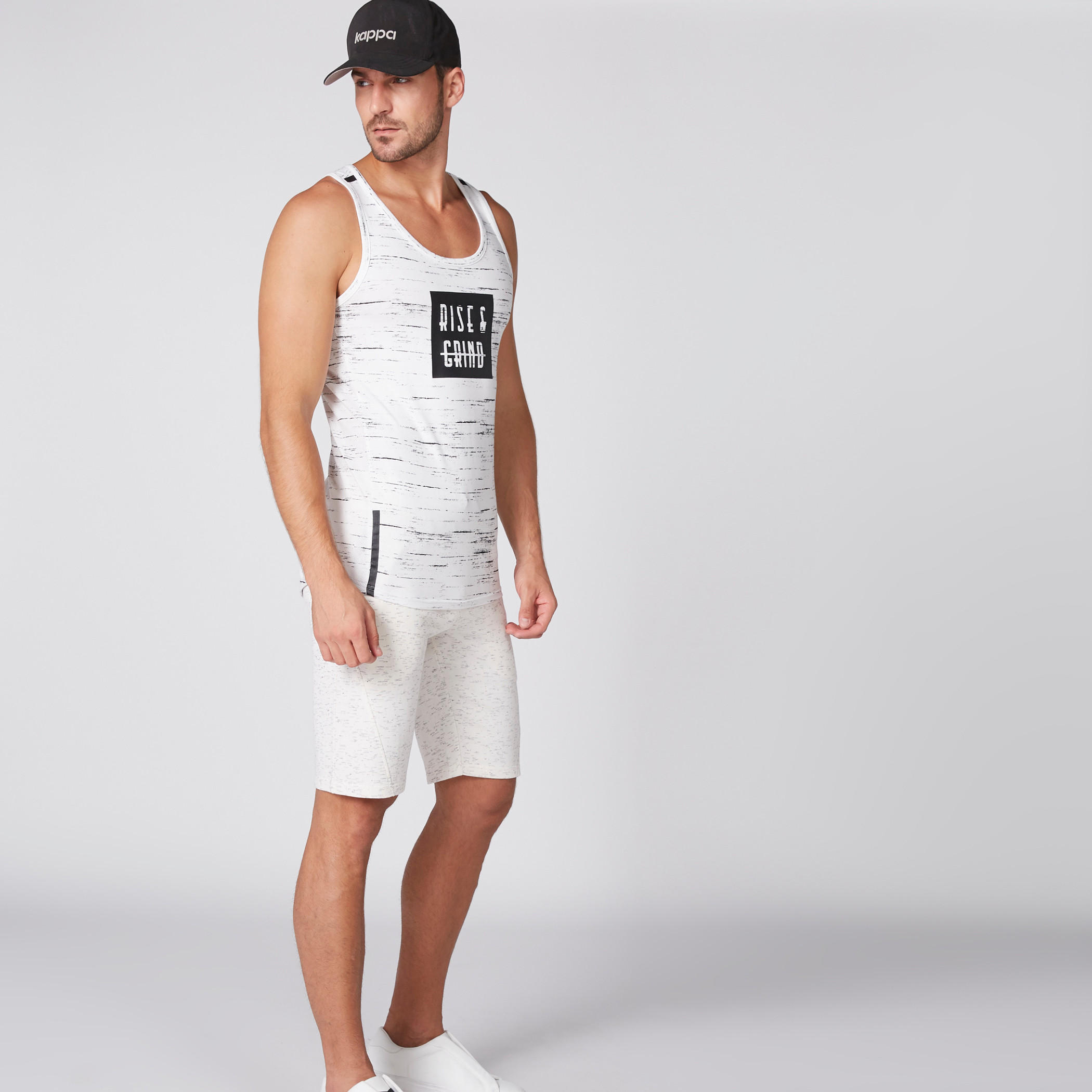 سترة فيست بياقة عميقة وظهر ريسر وطبعات-men-clothing-sportswearandactivewear-tshirtsandpolos-image-3