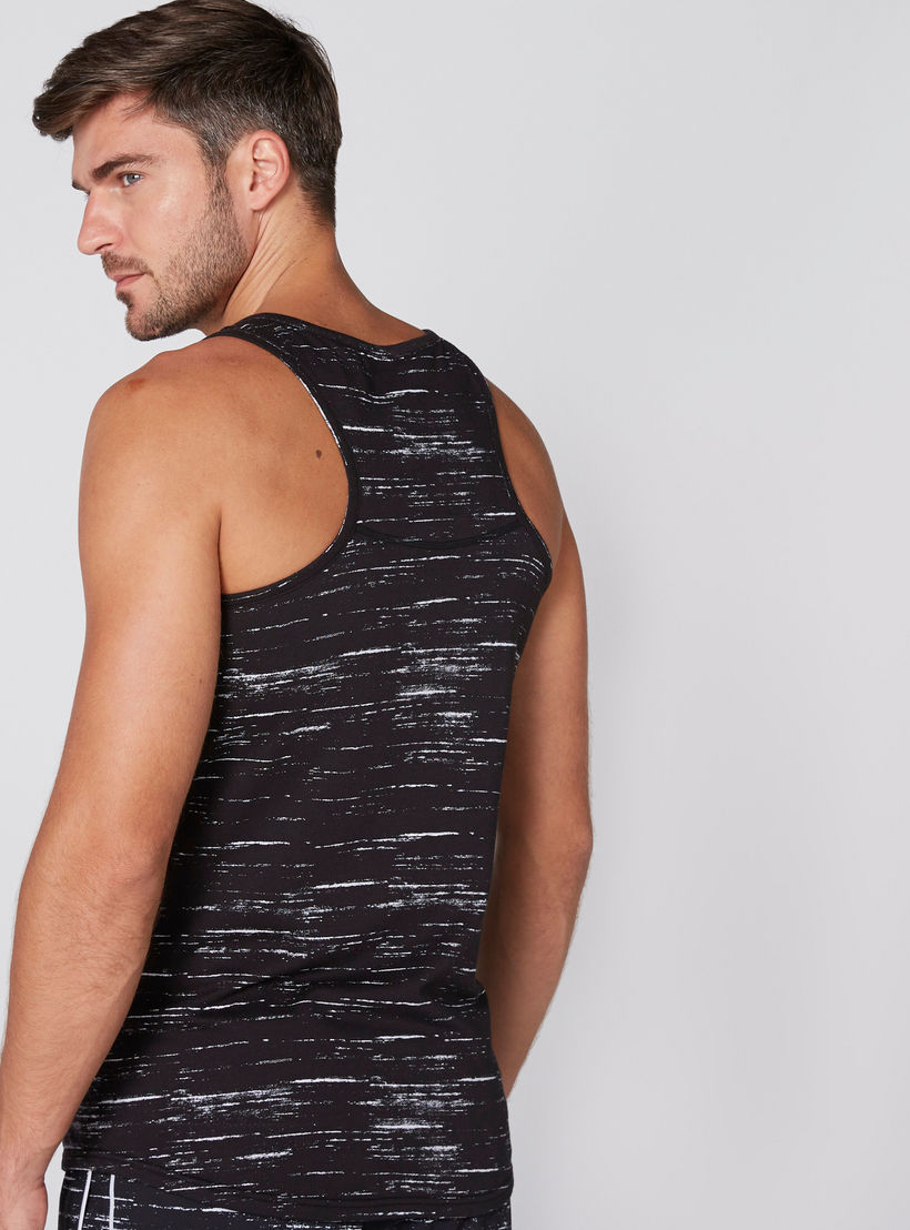 سترة فيست بياقة عميقة وظهر ريسر وطبعات-men-clothing-sportswearandactivewear-tshirtsandpolos-image-2
