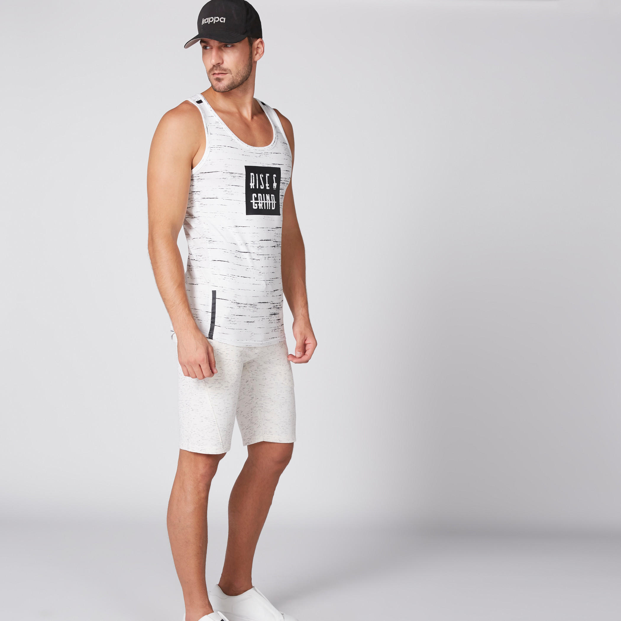 شورت بخصر مطّاطي وجيوب-men-clothing-sportswearandactivewear-bottoms-image-3