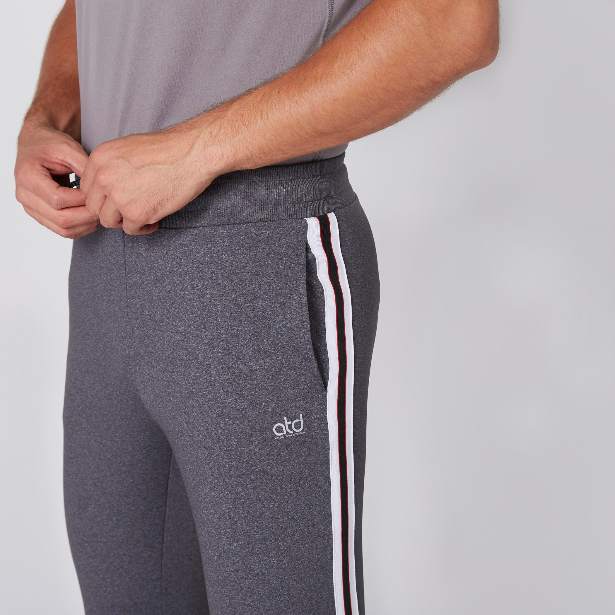 بنطال رياضي طويل بخصر مطاطي-men-clothing-bottoms-trousersandchinos-trousers-image-2