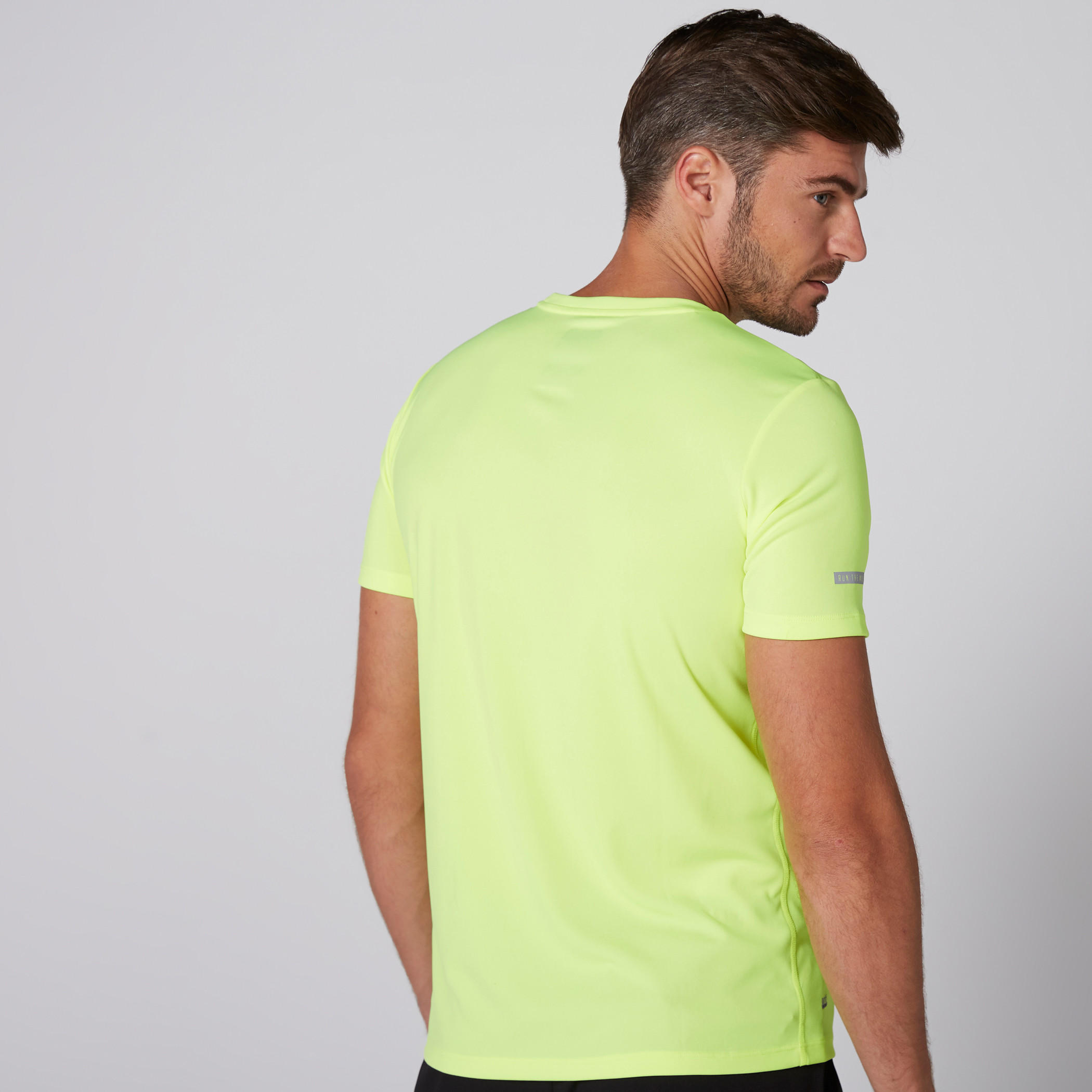 تيشيرت بياقة مستديرة وأكمام قصيرة-men-clothing-sportswearandactivewear-tshirtsandpolos-image-2