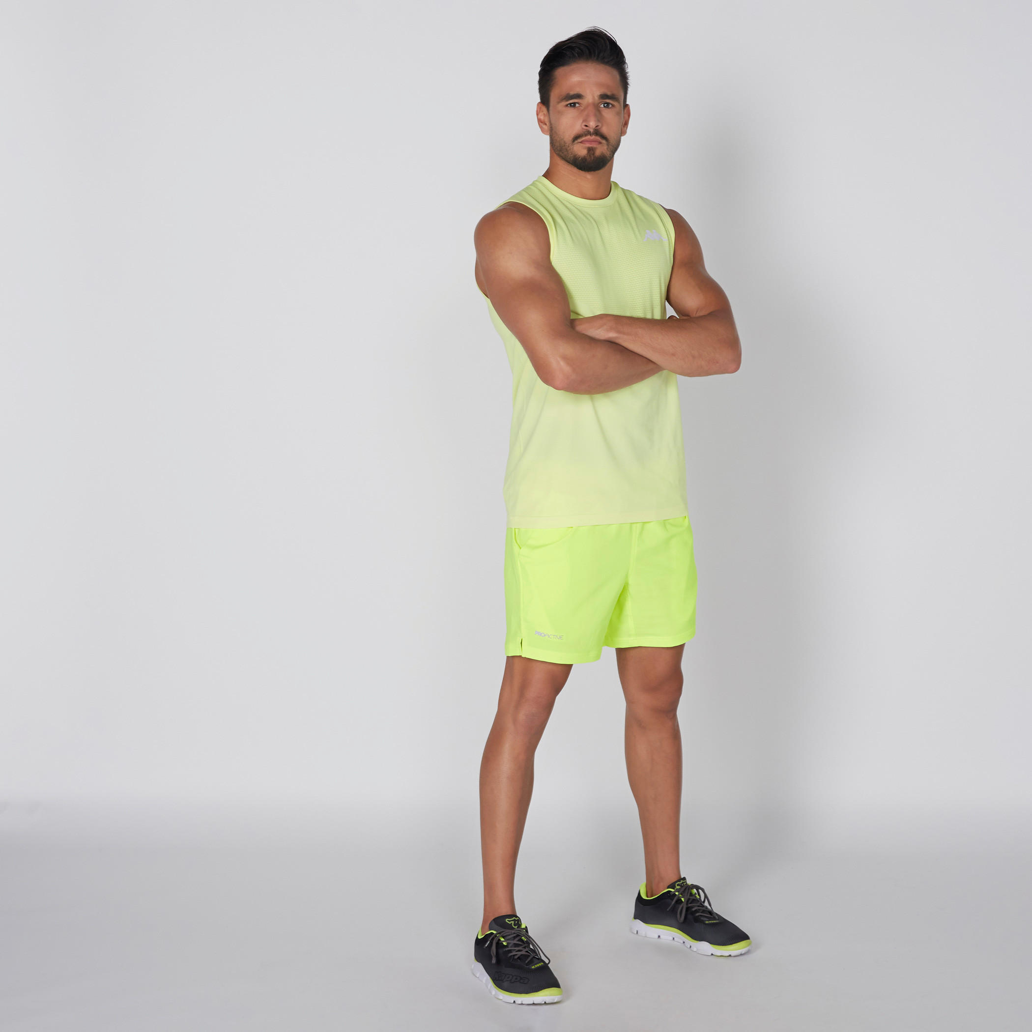 شورت بخصر مطّاطي وجيوب-men-clothing-sportswearandactivewear-bottoms-image-2