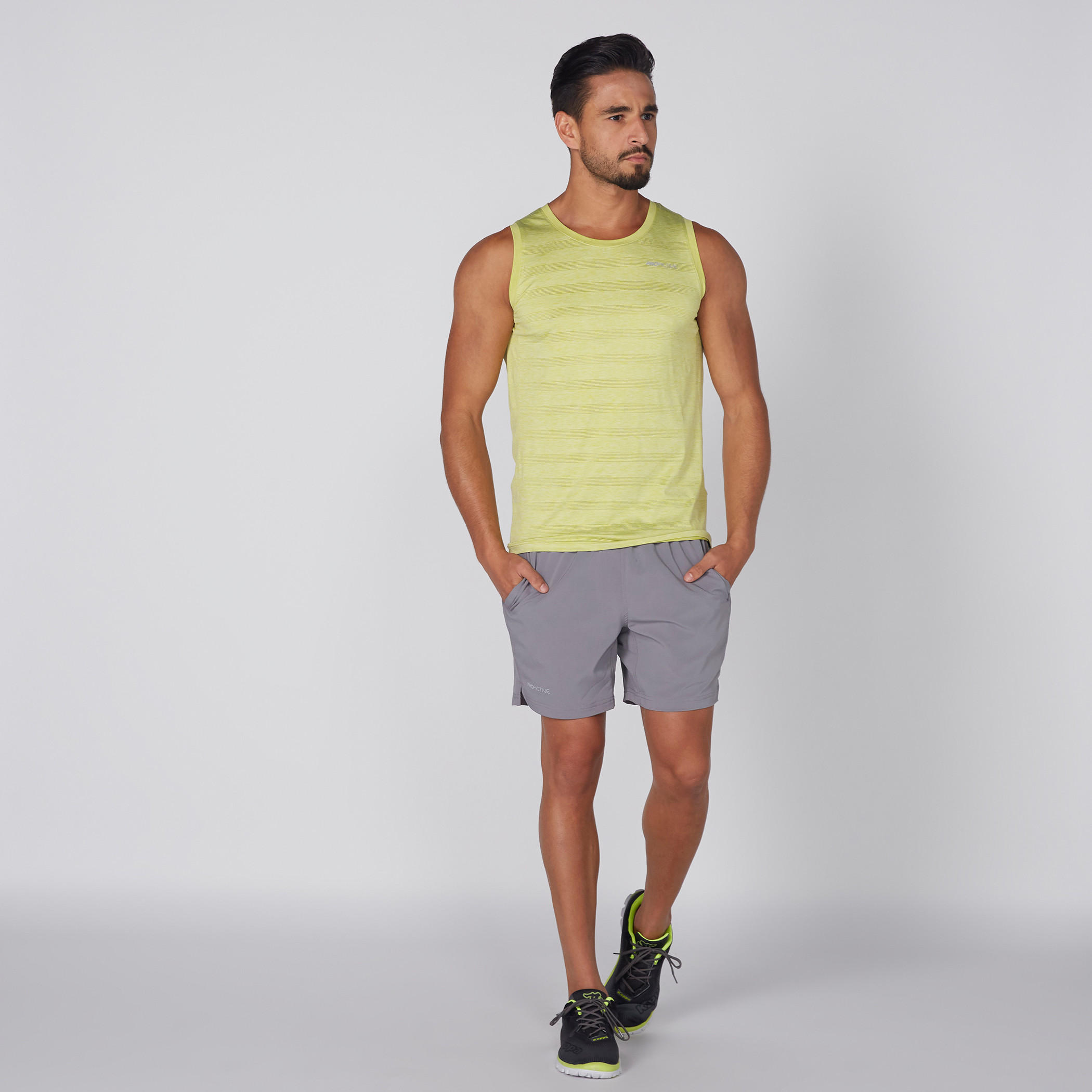 شورت بخصر مطّاطي وجيوب-men-clothing-sportswearandactivewear-bottoms-image-1