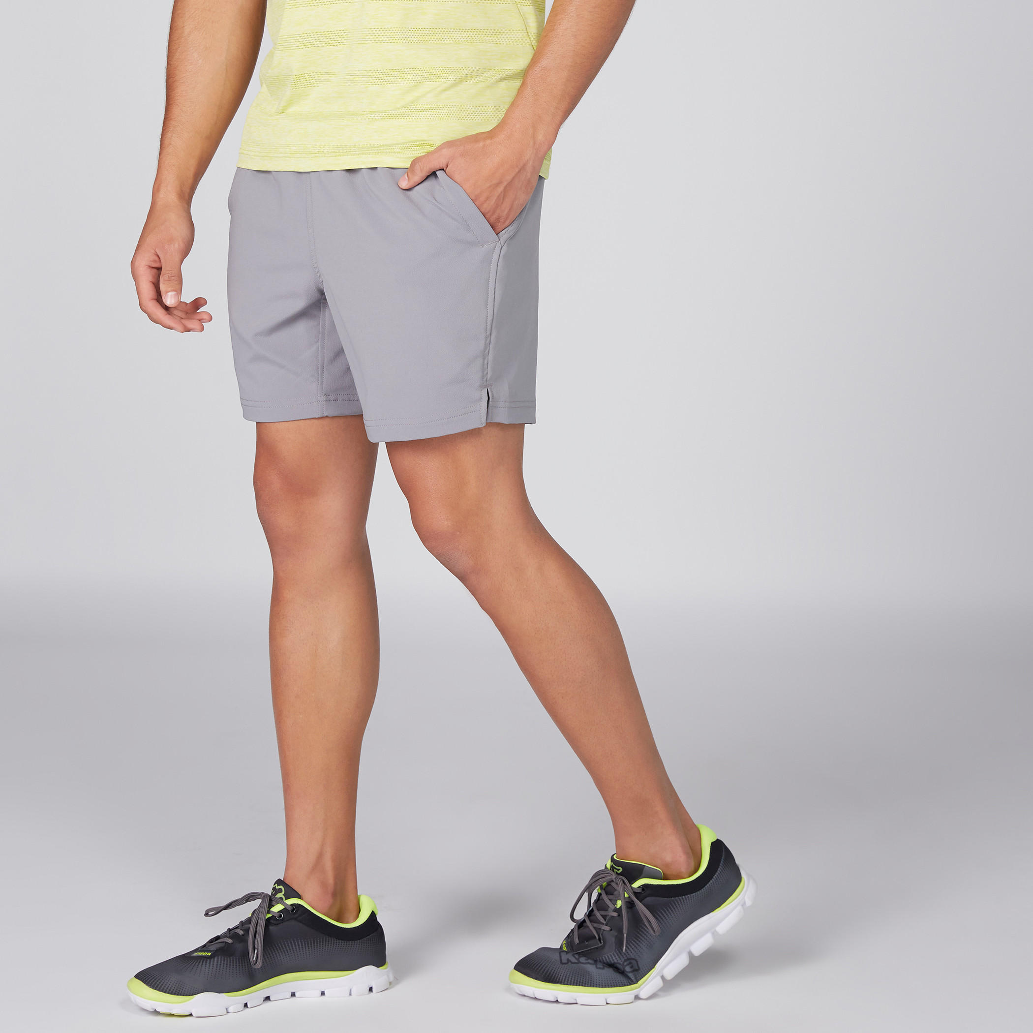شورت بخصر مطّاطي وجيوب-men-clothing-sportswearandactivewear-bottoms-image-4