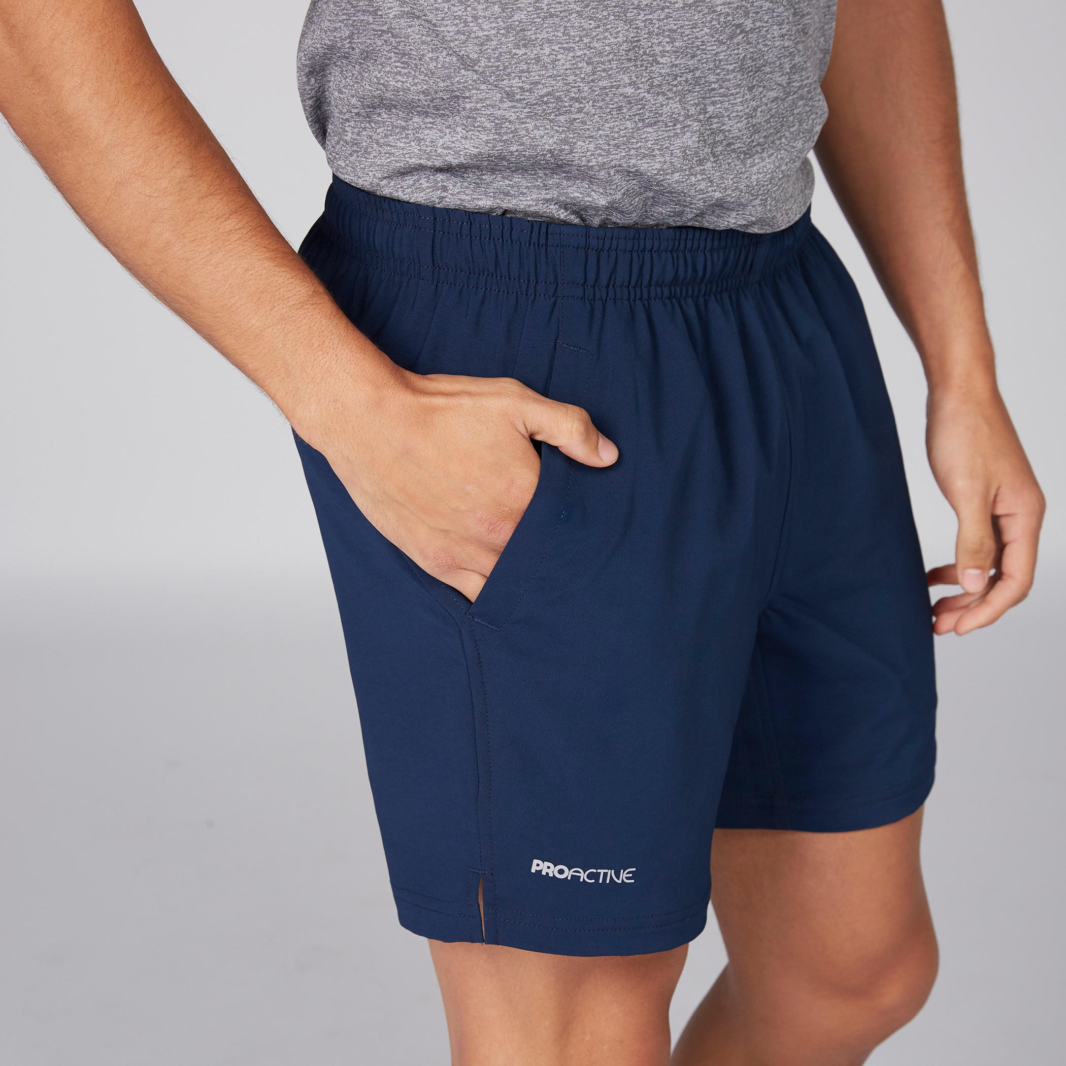 شورت بخصر مطّاطي وجيوب-men-clothing-sportswearandactivewear-bottoms-image-1