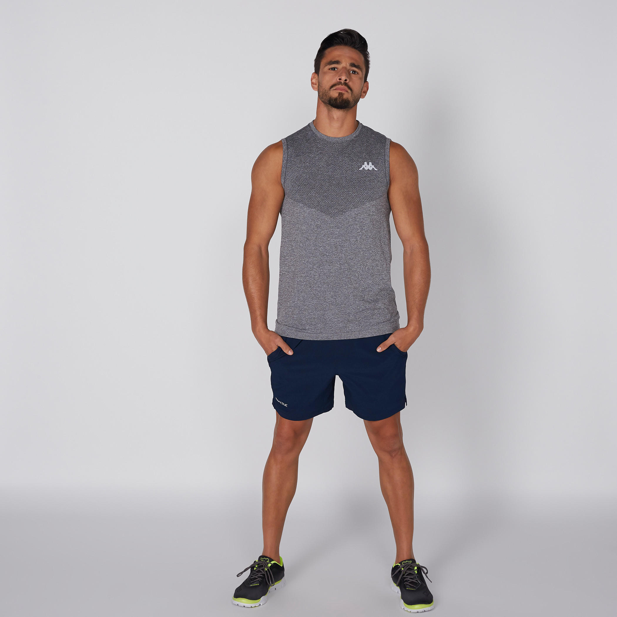شورت بخصر مطّاطي وجيوب-men-clothing-sportswearandactivewear-bottoms-image-2
