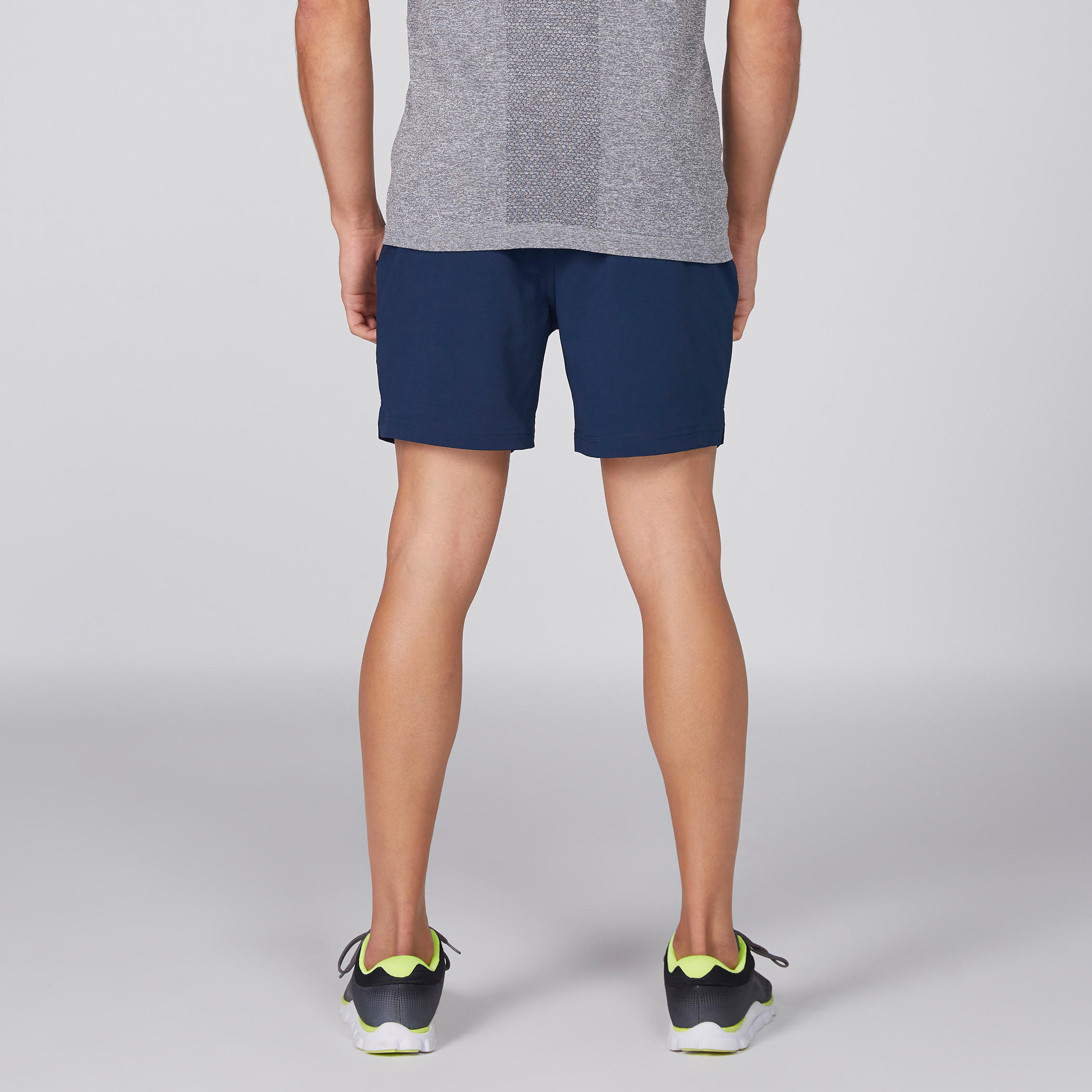 شورت بخصر مطّاطي وجيوب-men-clothing-sportswearandactivewear-bottoms-image-5