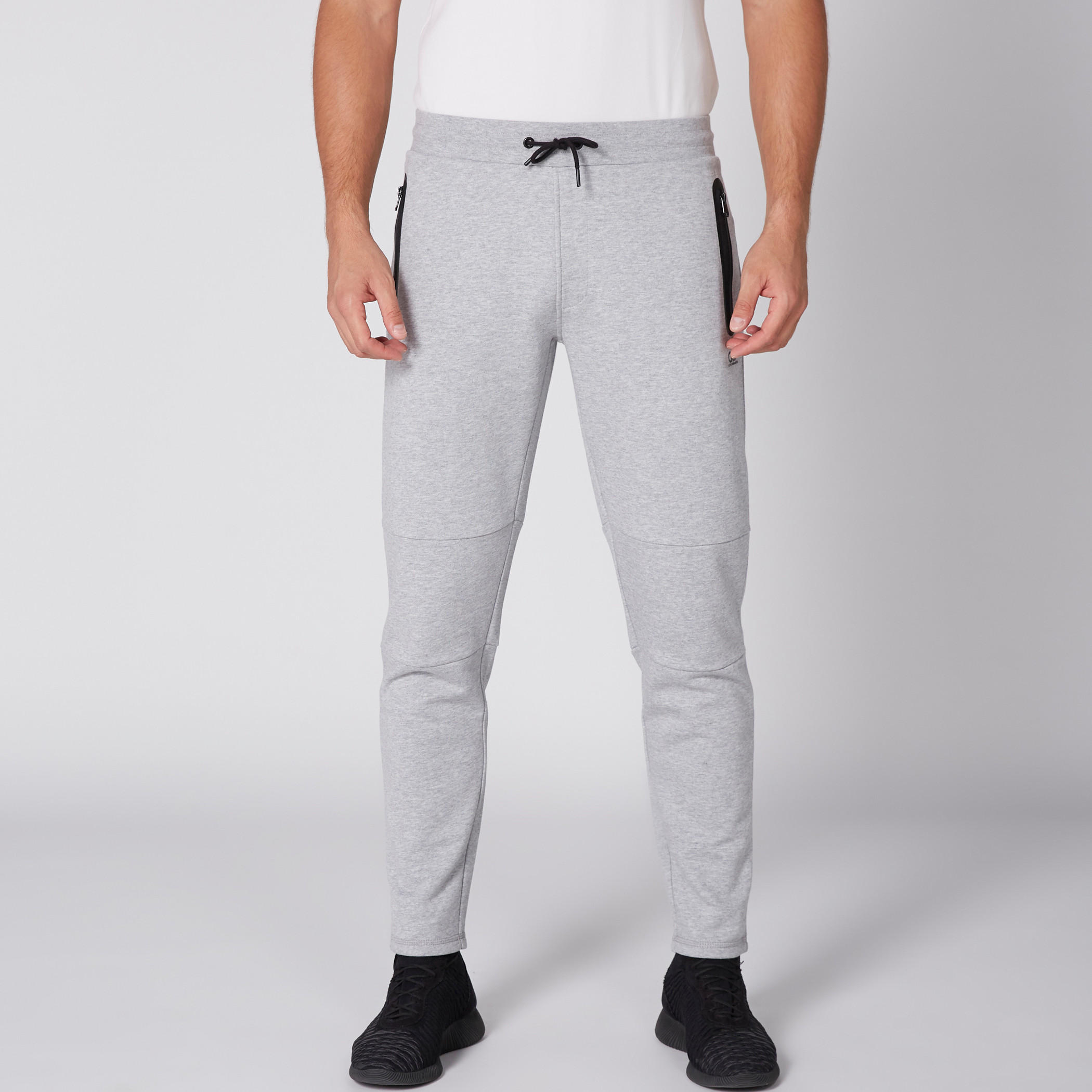 بنطال رياضي طويل بخصر مطّاطي ورباط من كابا-men-clothing-sportswearandactivewear-bottoms-image-3