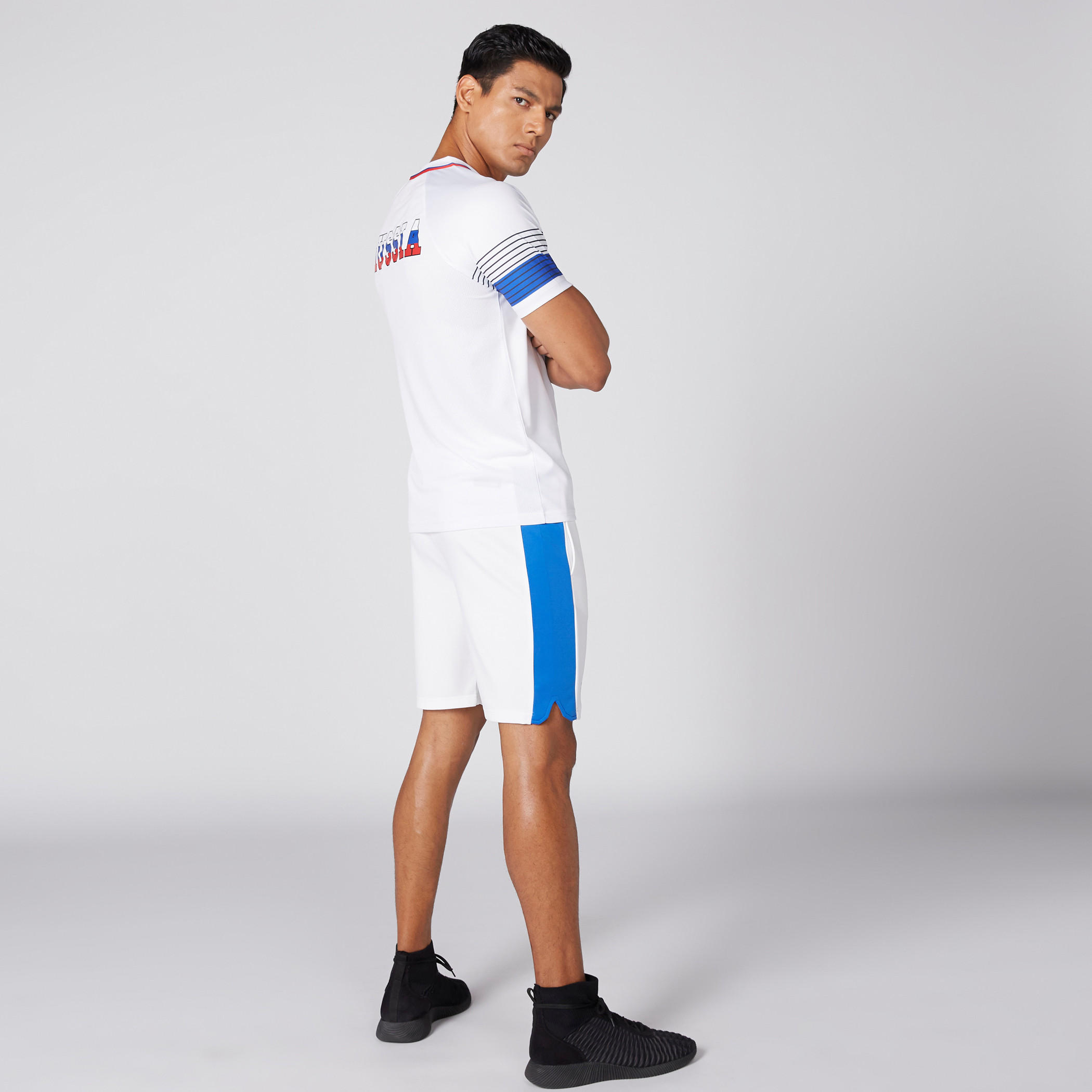 تيشيرت بياقة V وأكمام قصيرة وطبعات -men-clothing-tshirtsandpolos-tshirts-image-1