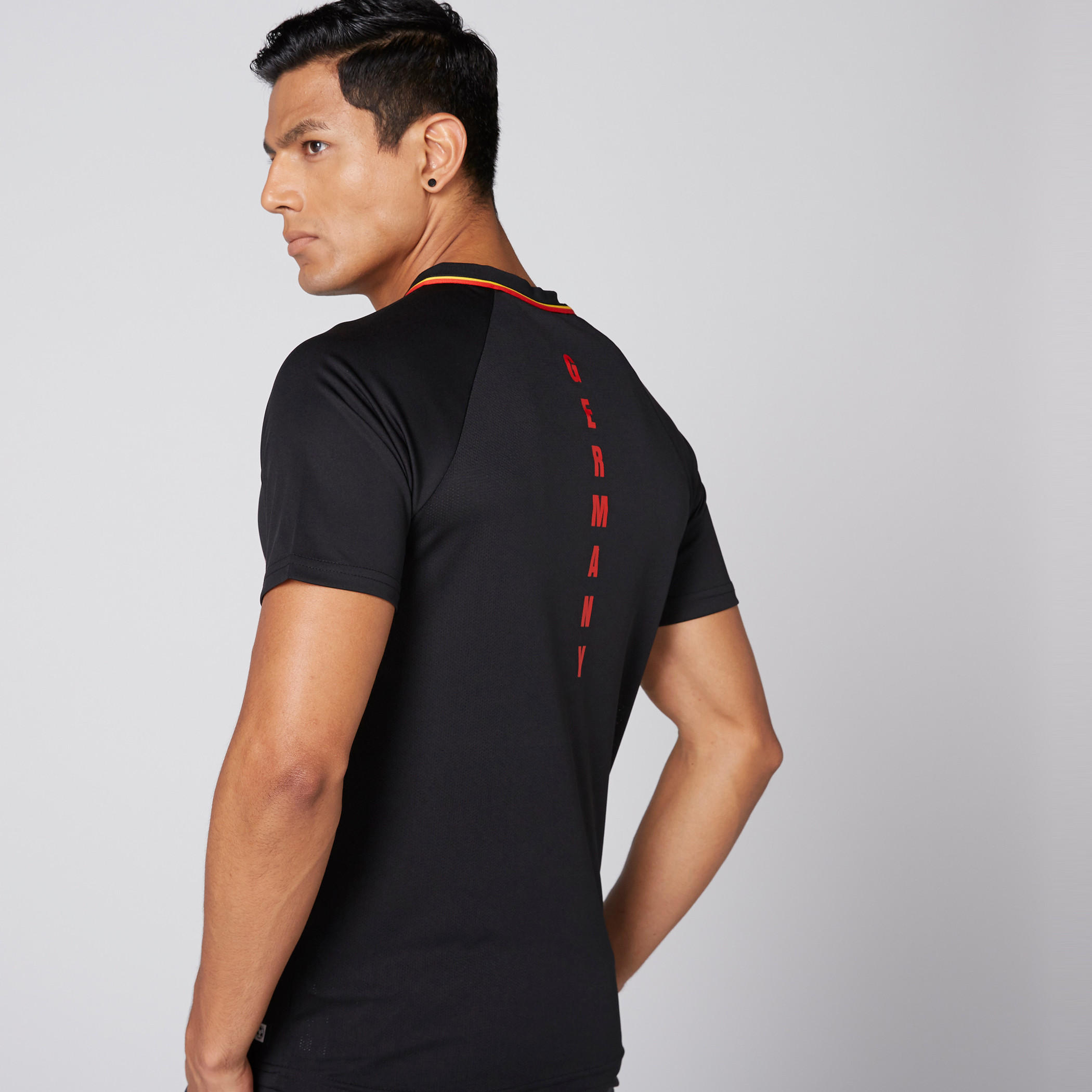 تيشيرت بياقة مستديرة وأكمام قصيرة وطبعات-men-clothing-tshirtsandpolos-tshirts-image-2