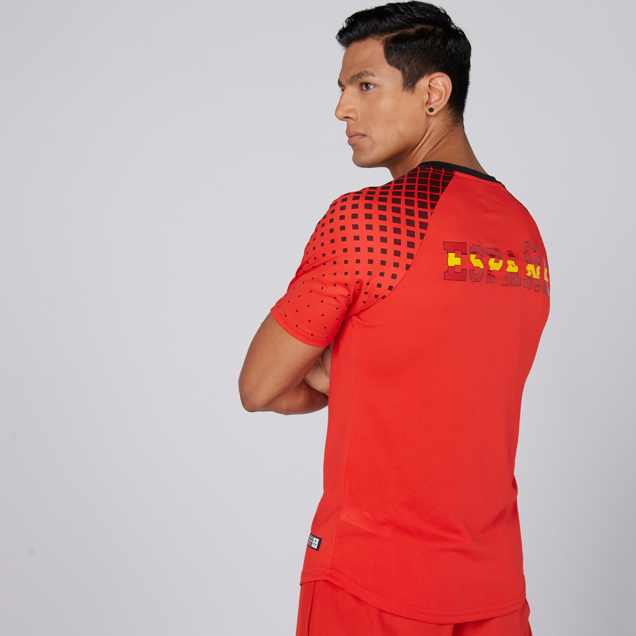 تيشيرت بياقة مستديرة وأكمام مغايرة وطبعات إسبانيا-men-clothing-tshirtsandpolos-tshirts-image-4