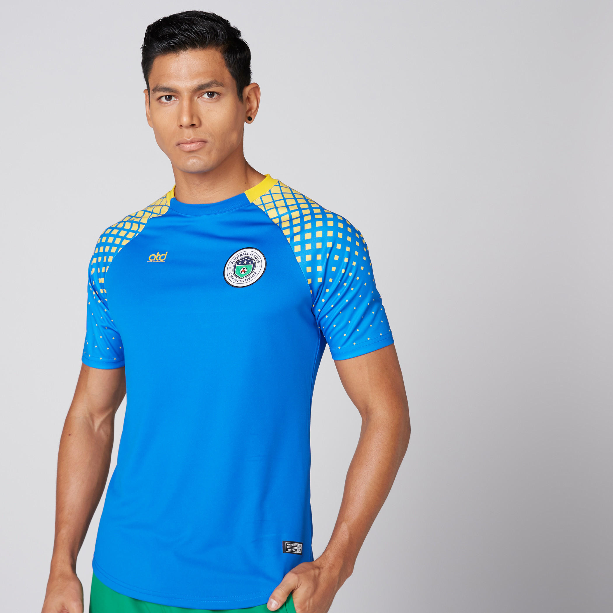 تيشيرت بياقة مستديرة وأكمام مغايرة وطبعات برازيل-men-clothing-tshirtsandpolos-tshirts-image-1
