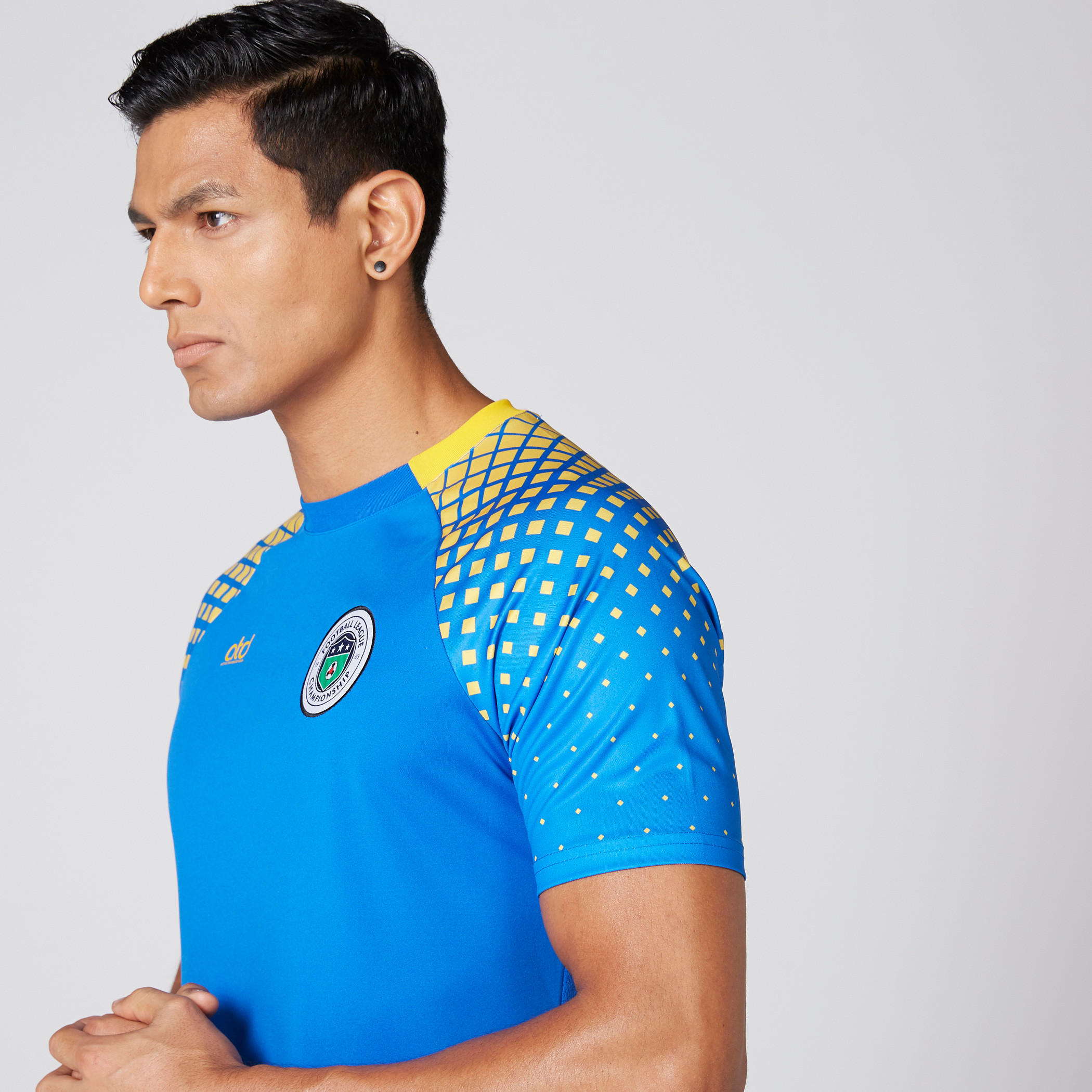 تيشيرت بياقة مستديرة وأكمام مغايرة وطبعات برازيل-men-clothing-tshirtsandpolos-tshirts-image-3